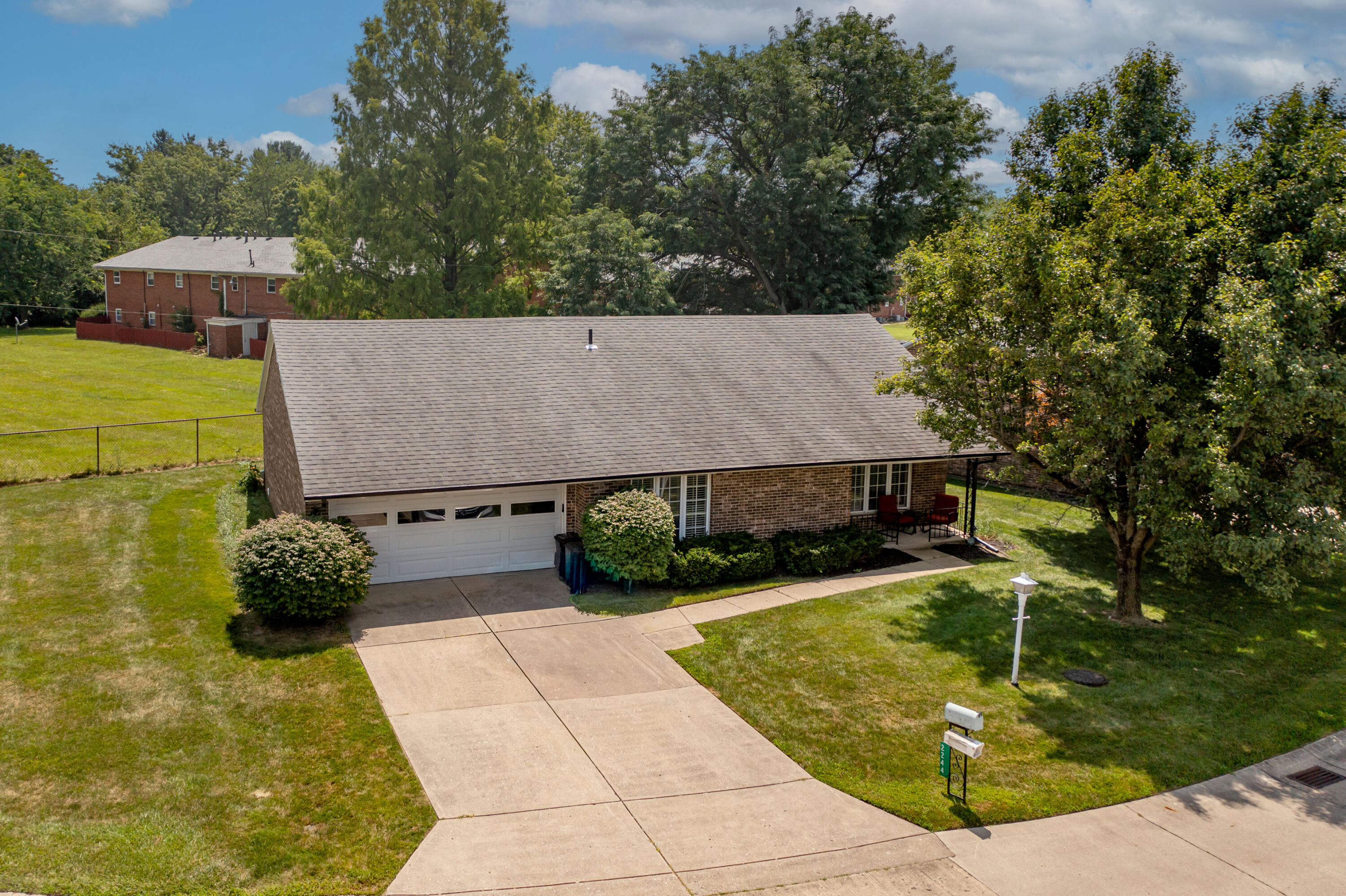 2244 Manhattan, Springfield, Ohio 45504