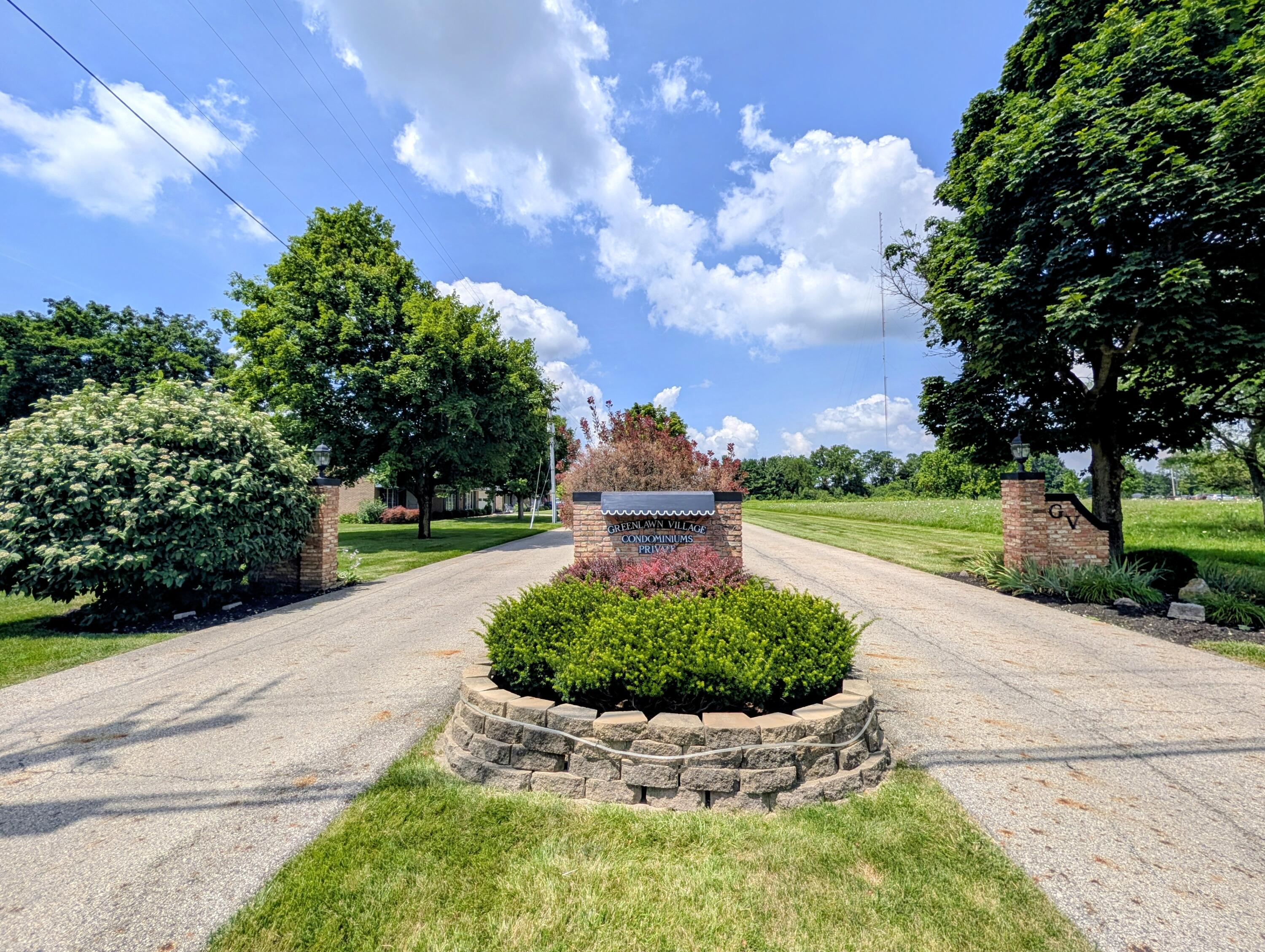 2244 Manhattan, Springfield, Ohio 45504
