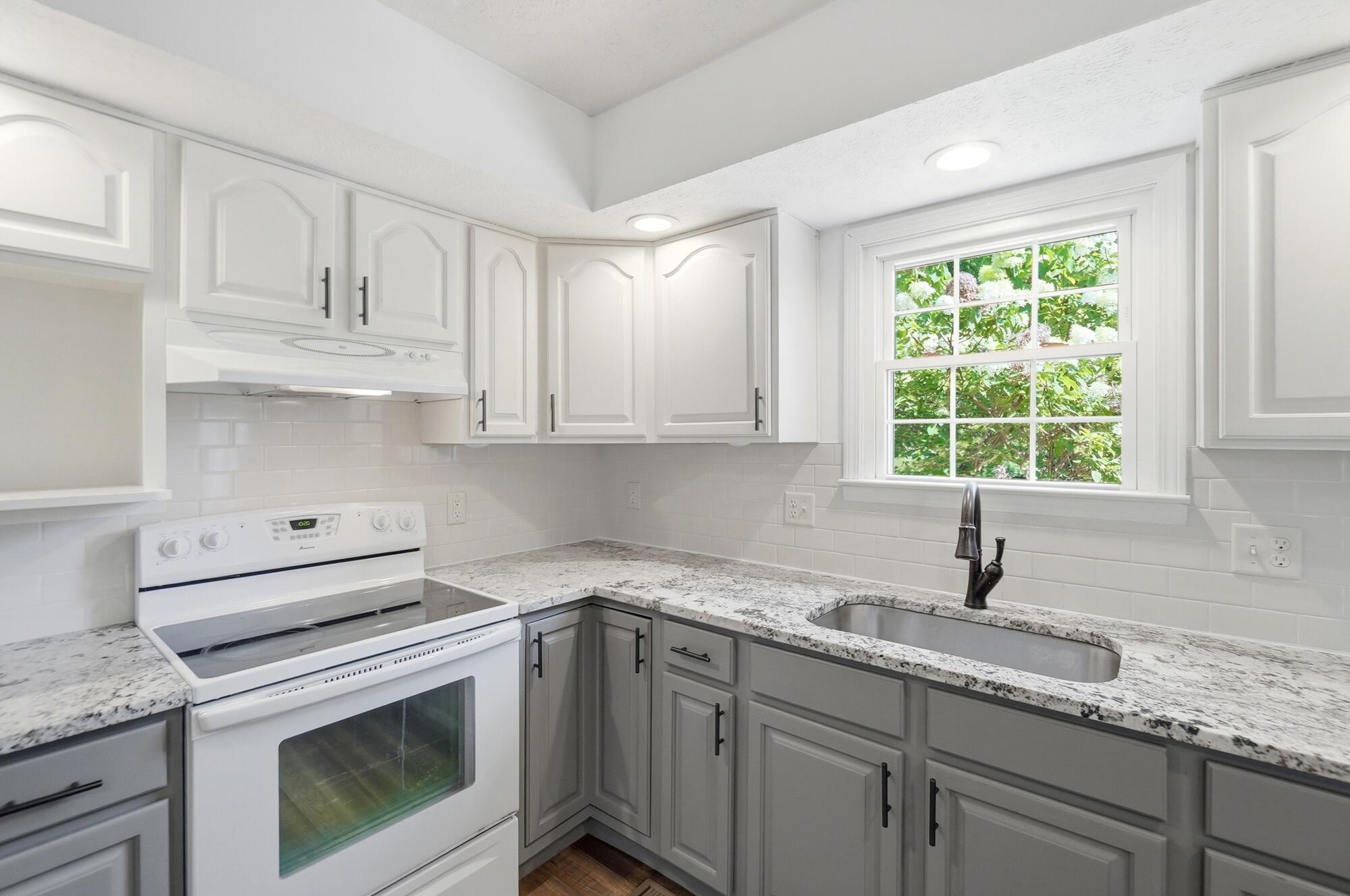785 Pinehurst, Tipp City, Ohio 45371