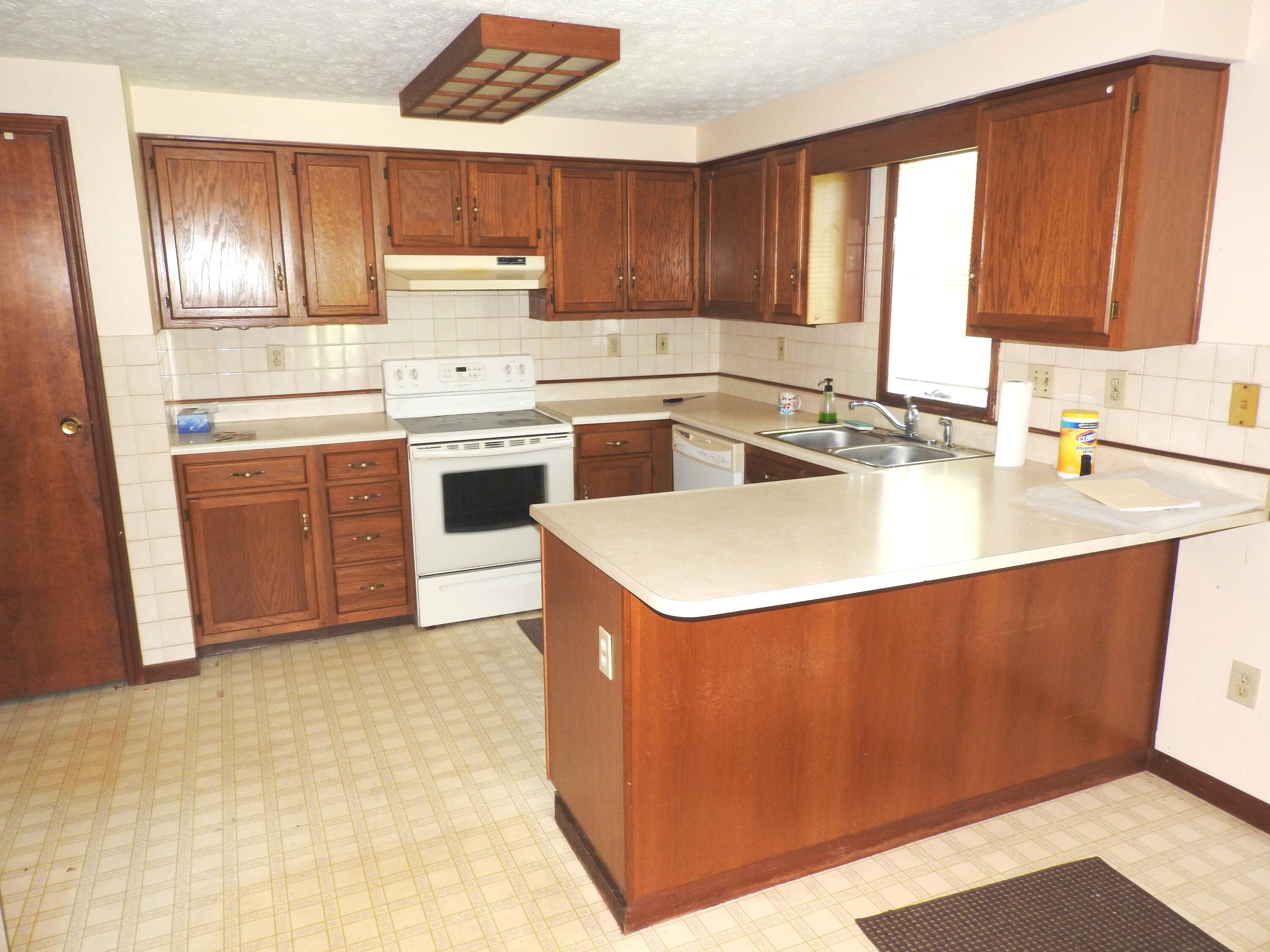 8180 Dog Leg, Dayton, Ohio 45414