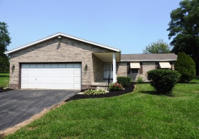 8180 Dog Leg, Dayton, Ohio 45414, 3 Bedrooms Bedrooms, ,2 BathroomsBathrooms,Residential,For Sale,Dog Leg,1047128