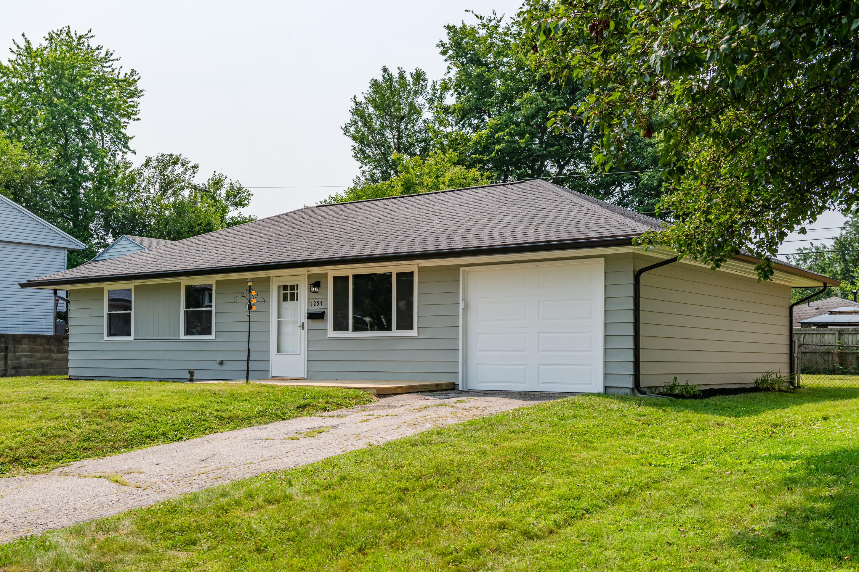 1257 Klose, New Carlisle, Ohio 45344