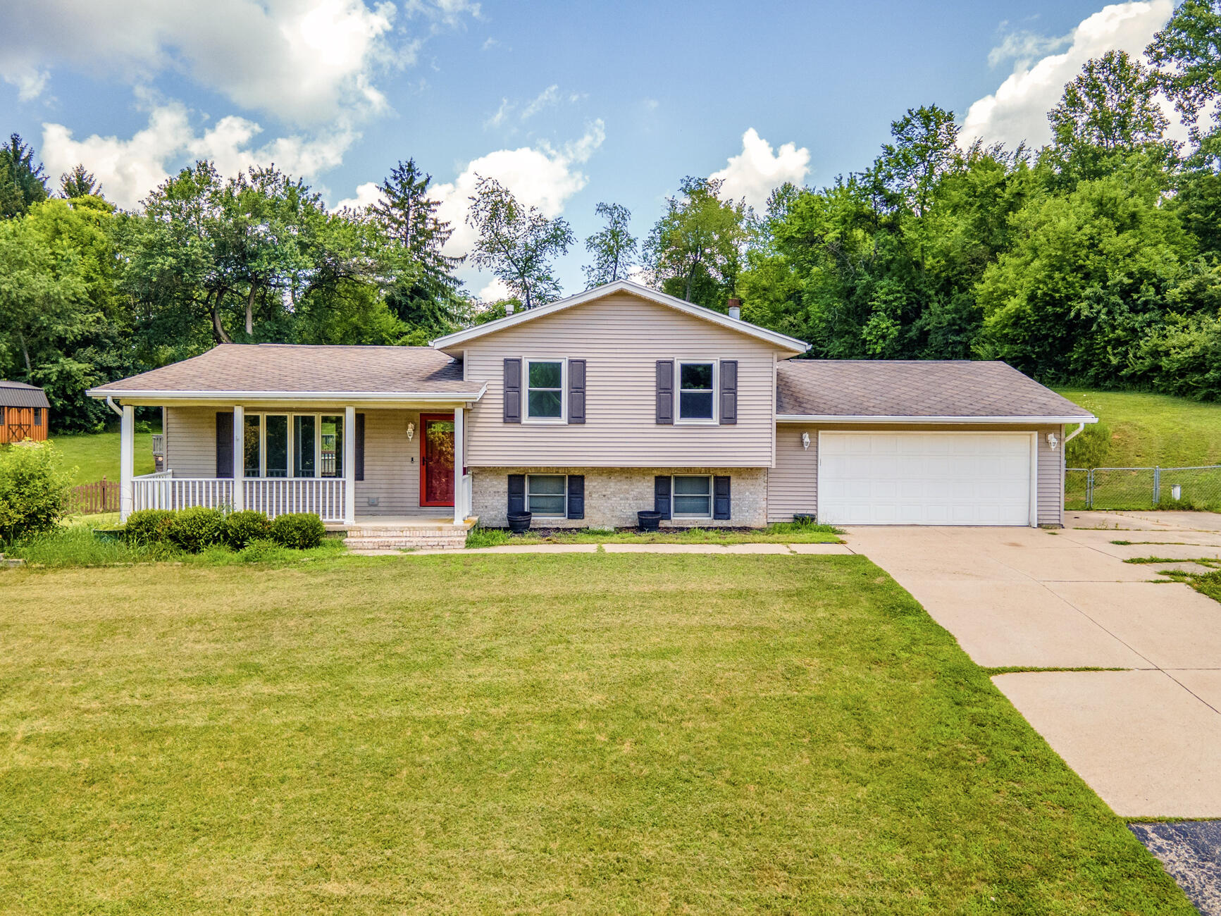 746 Spring Falls, Springfield, Ohio 45502