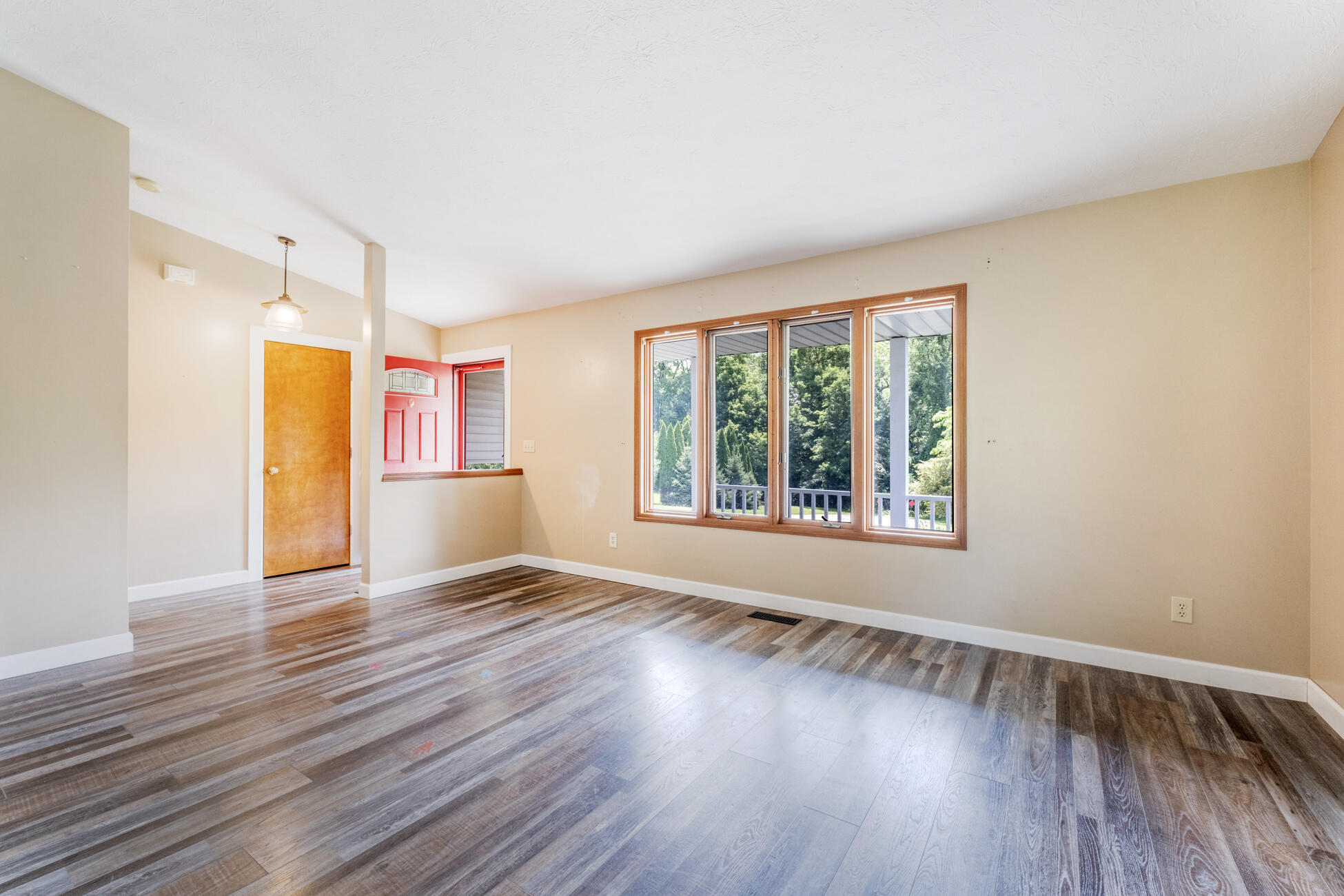 746 Spring Falls, Springfield, Ohio 45502