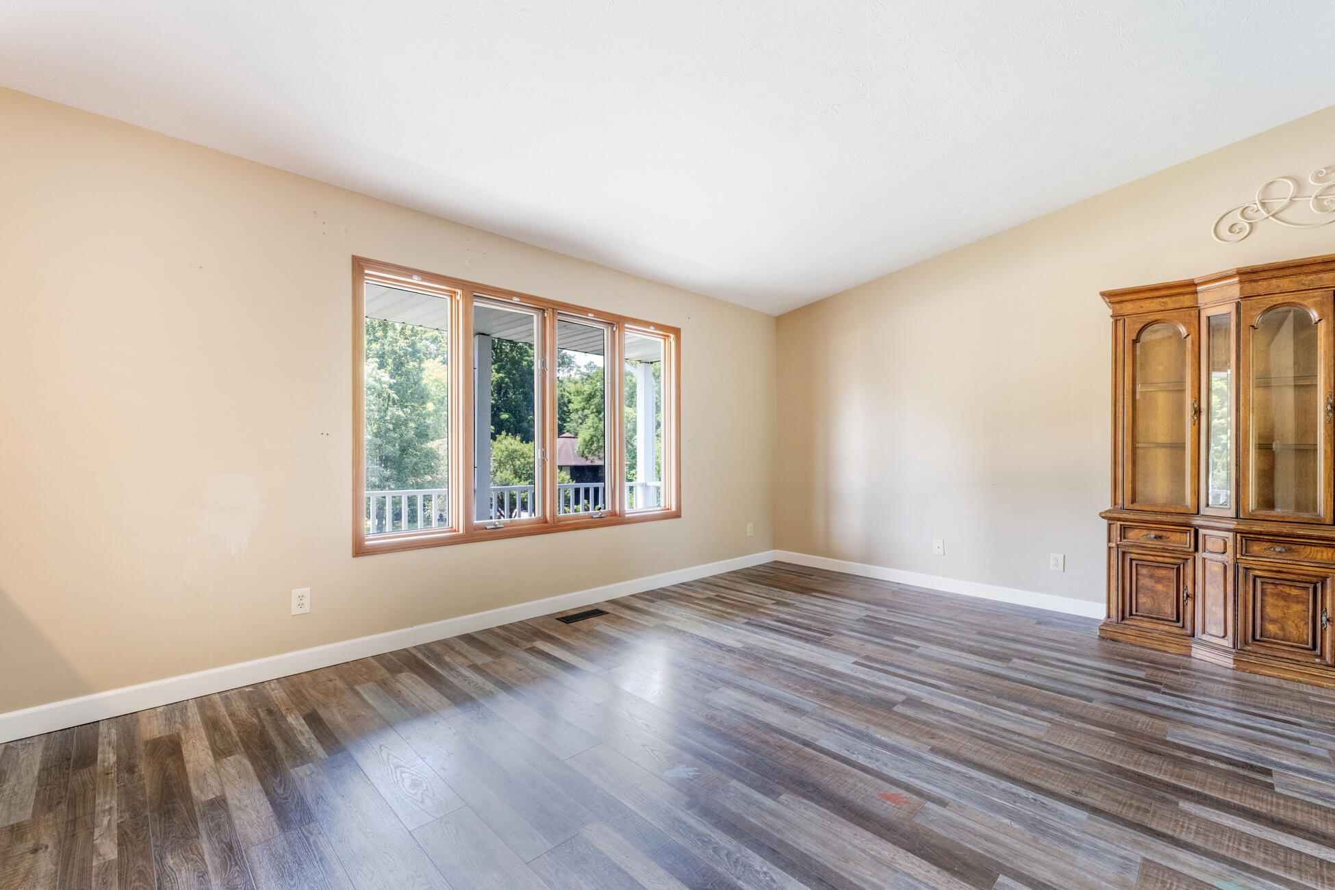 746 Spring Falls, Springfield, Ohio 45502