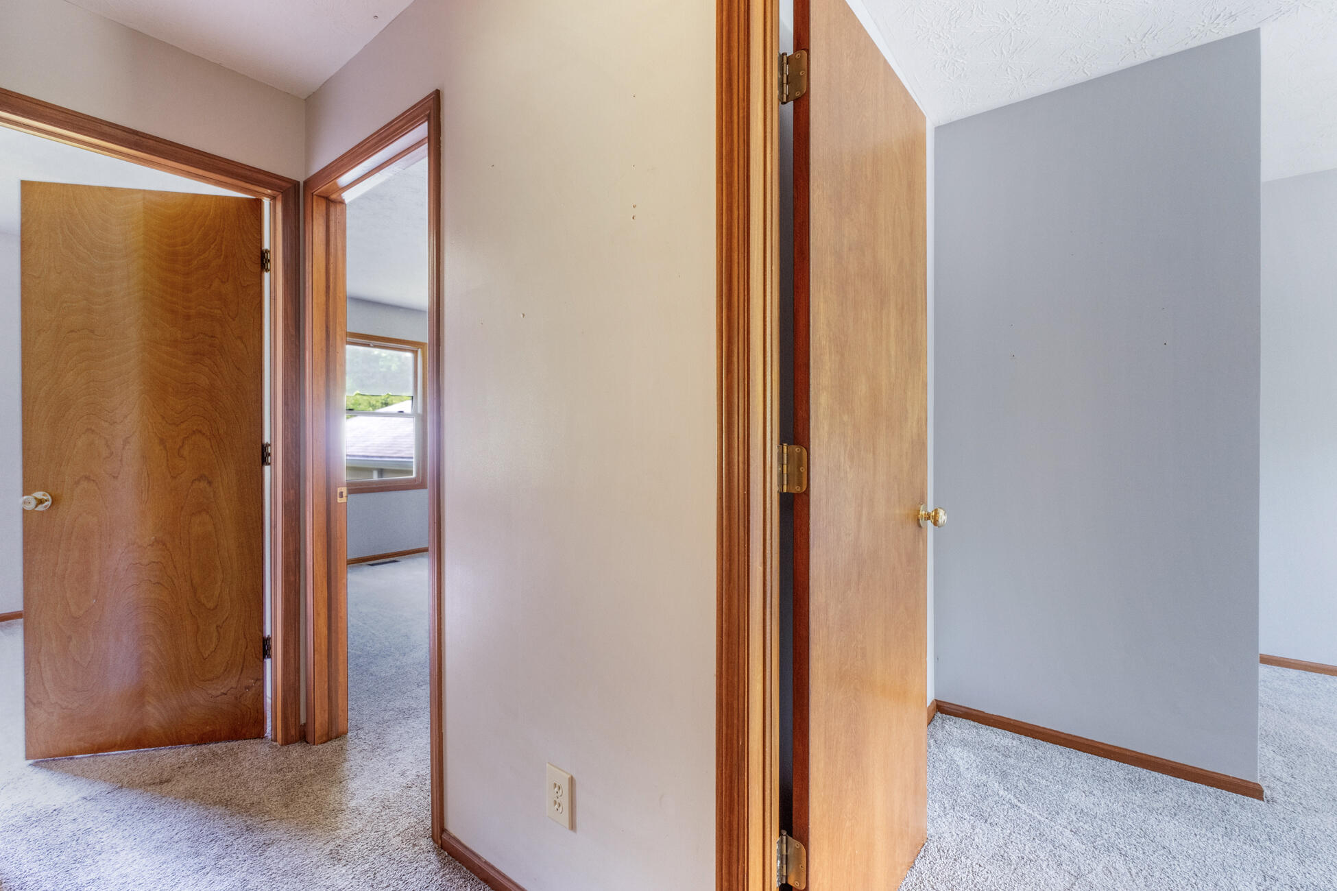 746 Spring Falls, Springfield, Ohio 45502