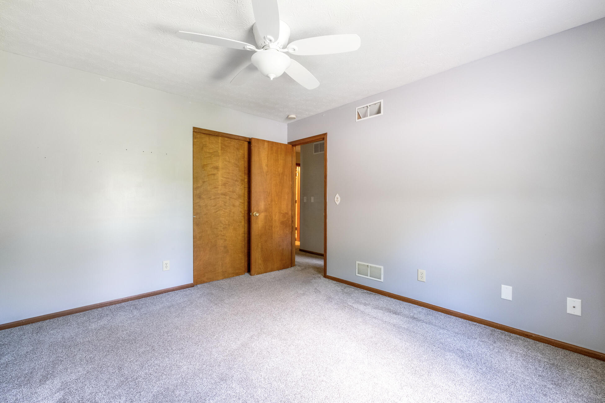 746 Spring Falls, Springfield, Ohio 45502