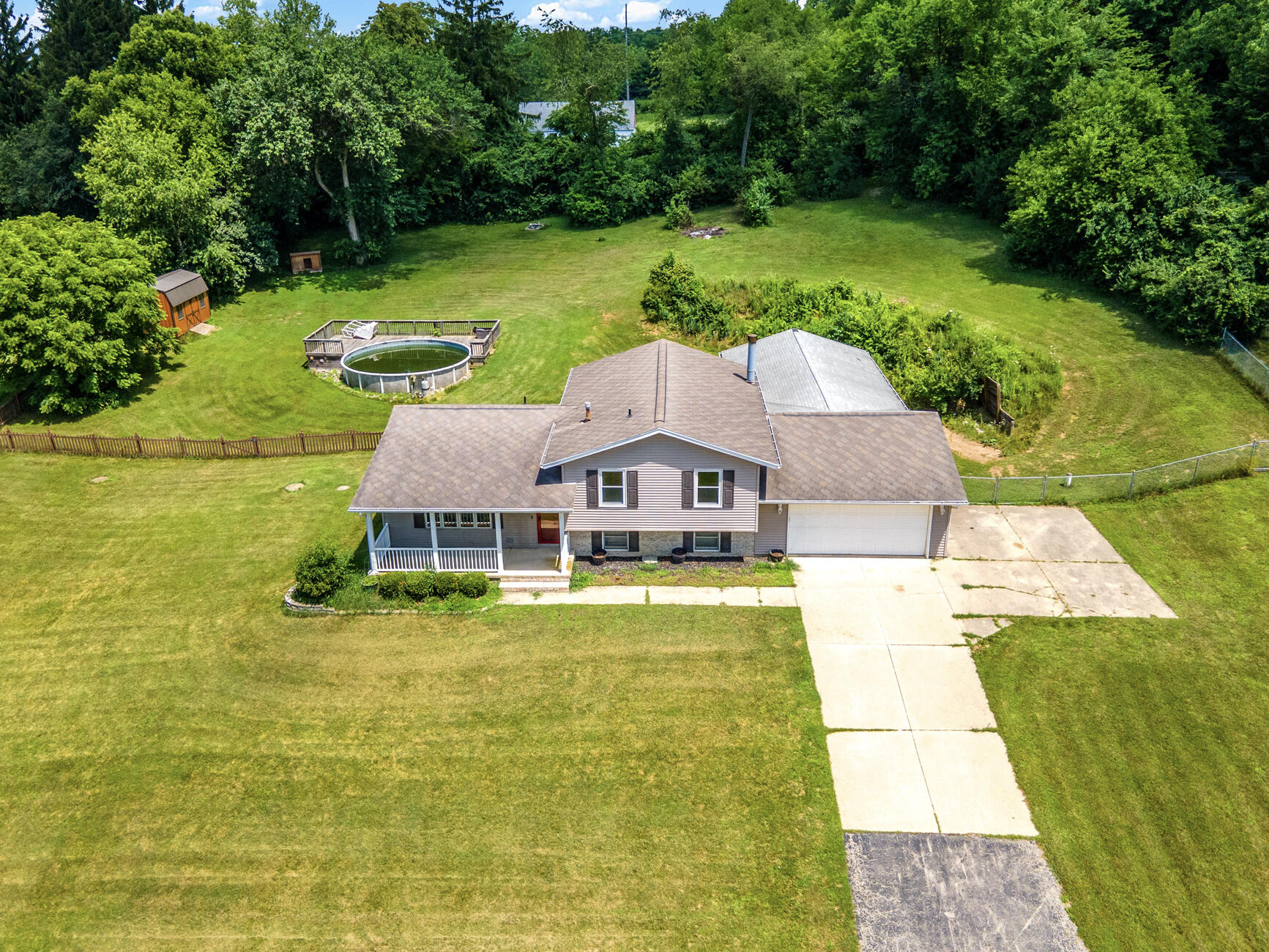 746 Spring Falls, Springfield, Ohio 45502