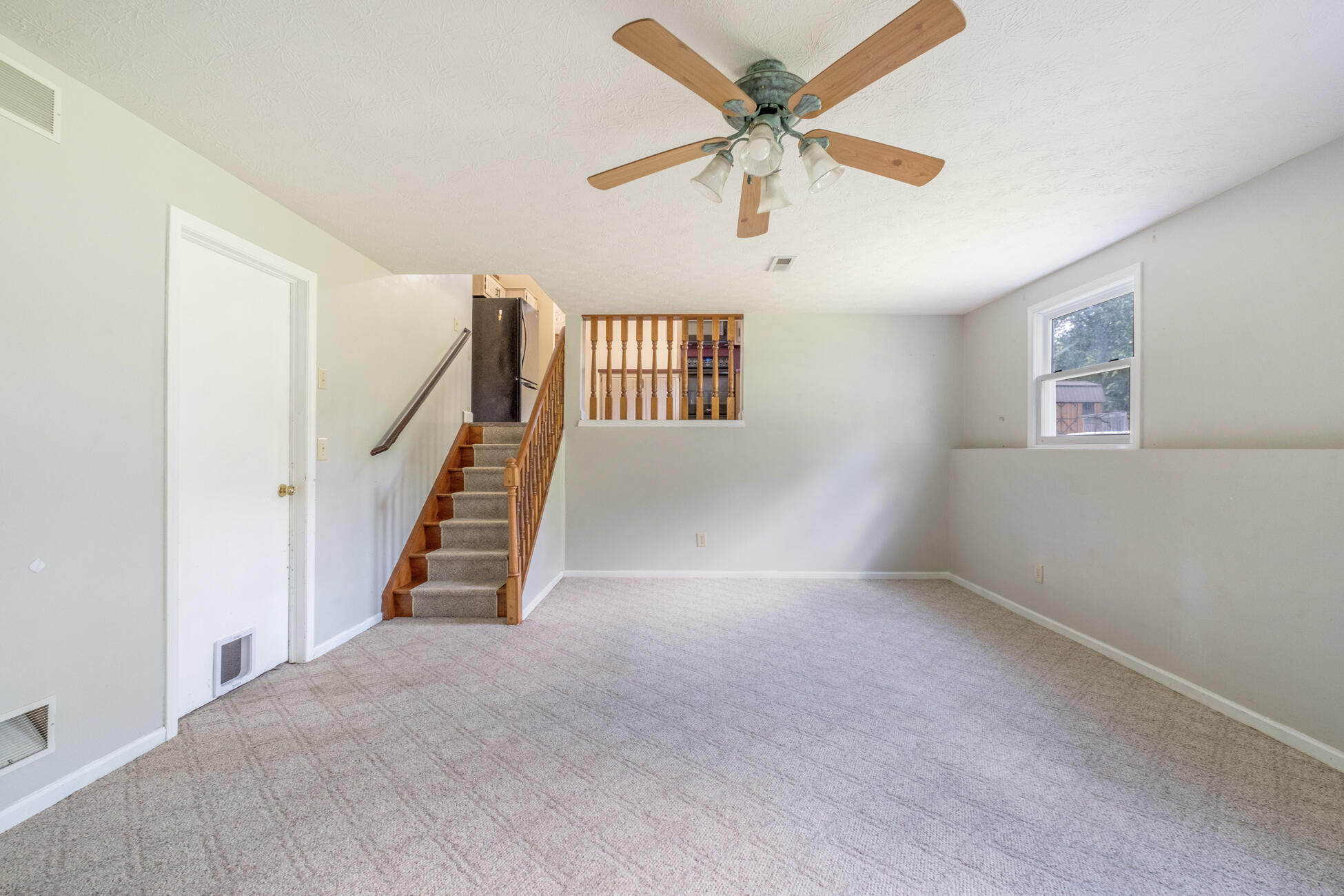 746 Spring Falls, Springfield, Ohio 45502