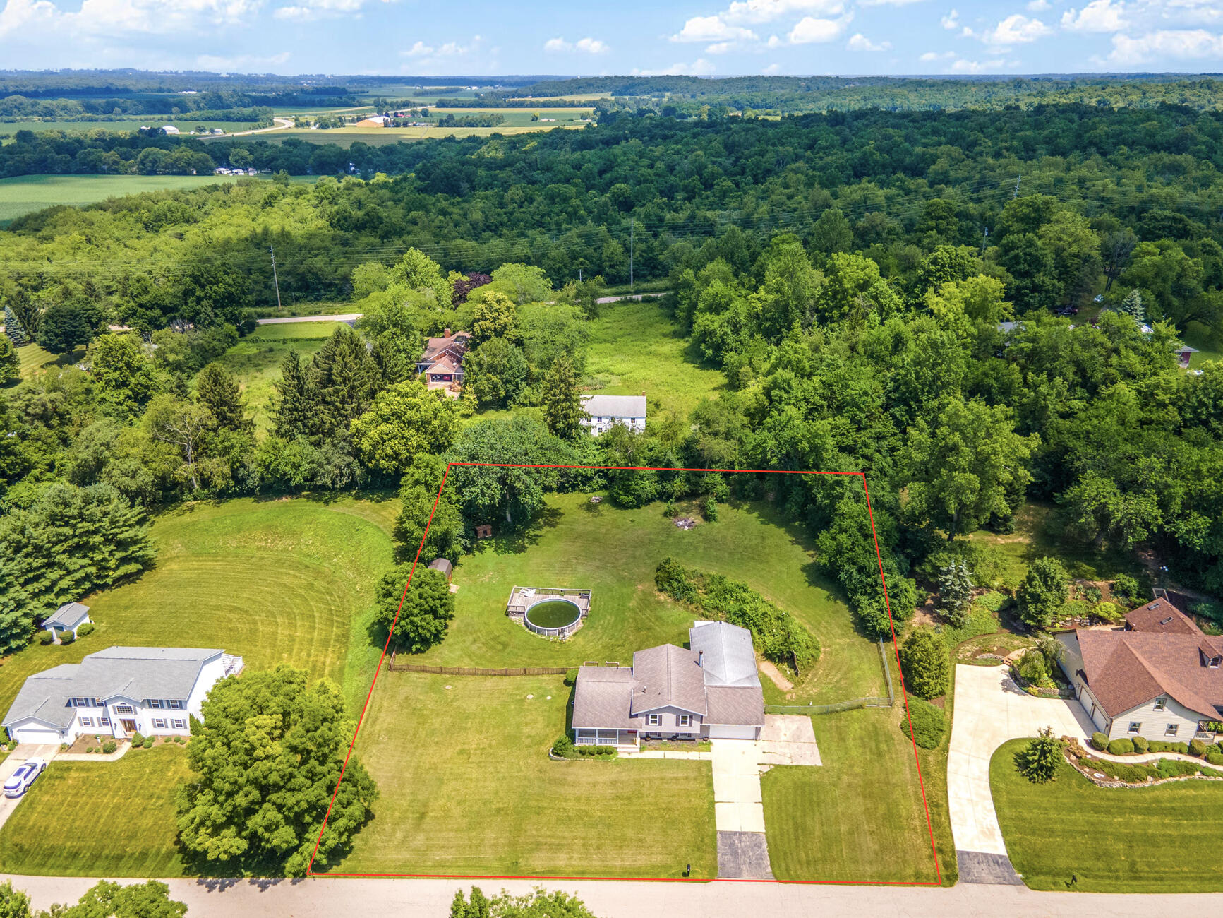 746 Spring Falls, Springfield, Ohio 45502