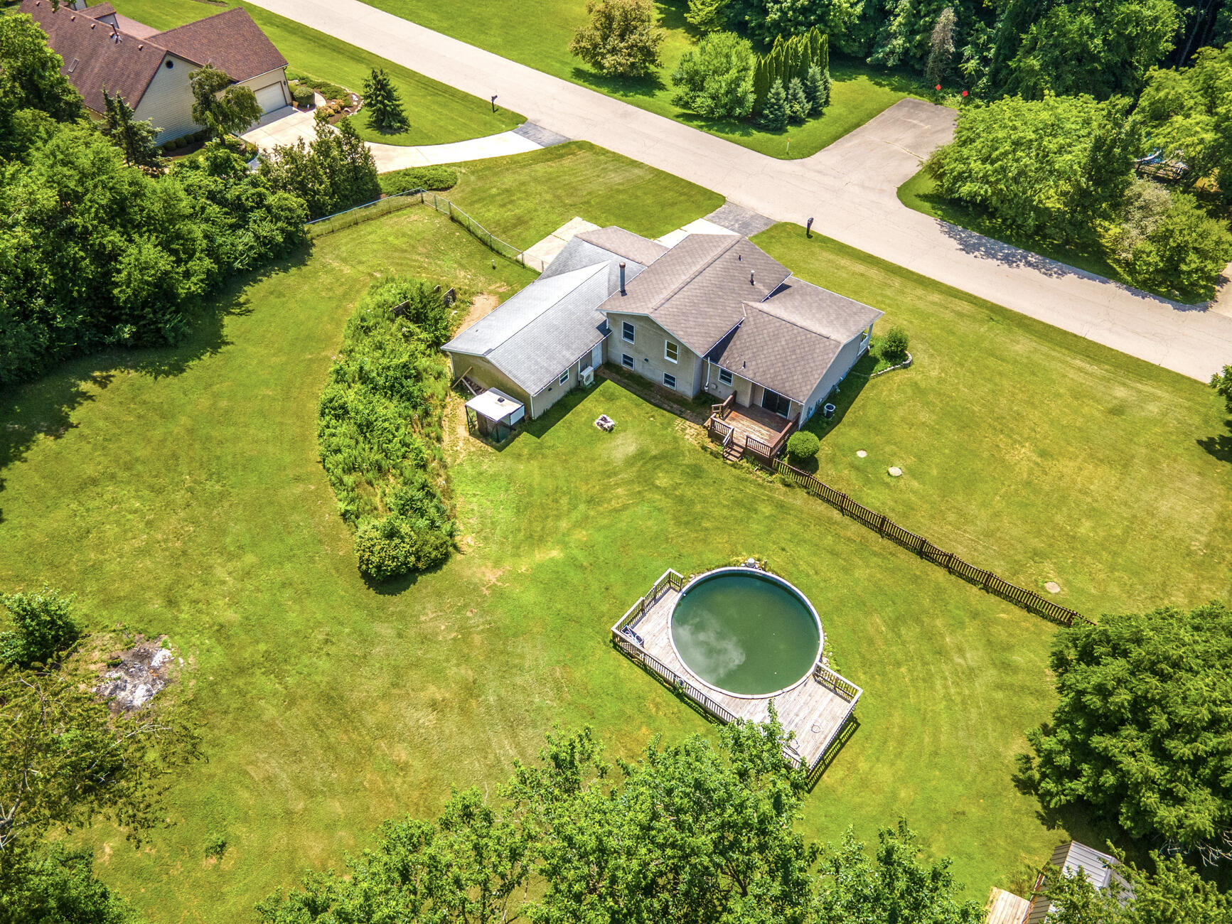 746 Spring Falls, Springfield, Ohio 45502