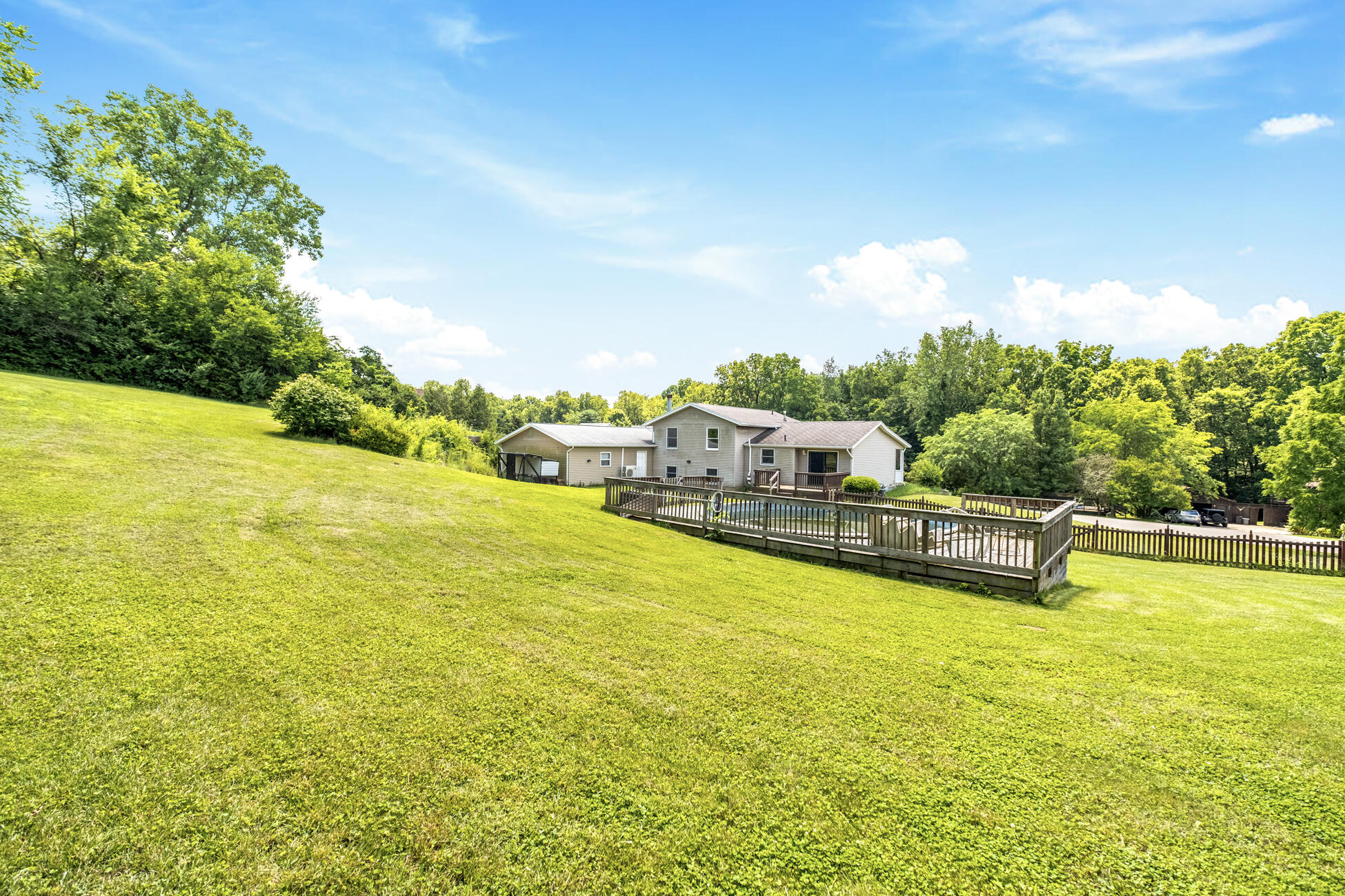 746 Spring Falls, Springfield, Ohio 45502