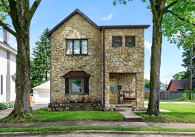 134 1st, Springfield, Ohio 45504, 4 Bedrooms Bedrooms, ,2 BathroomsBathrooms,Residential,For Sale,1st,1045566
