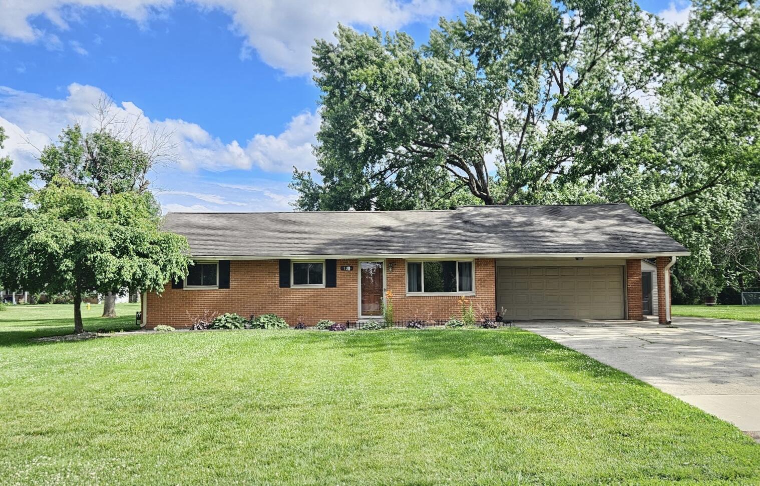 120 Windmere, Troy, Ohio 45373