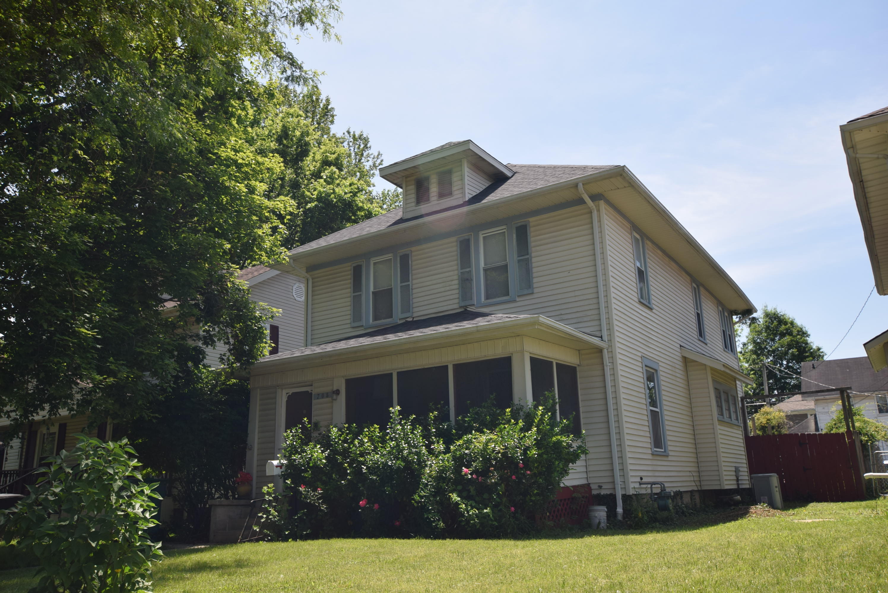 705 Cassilly, Springfield, Ohio 45503