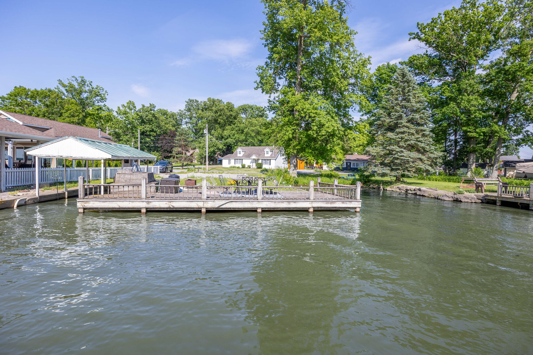 10201 Seminole Shore, Huntsville, Ohio 43324