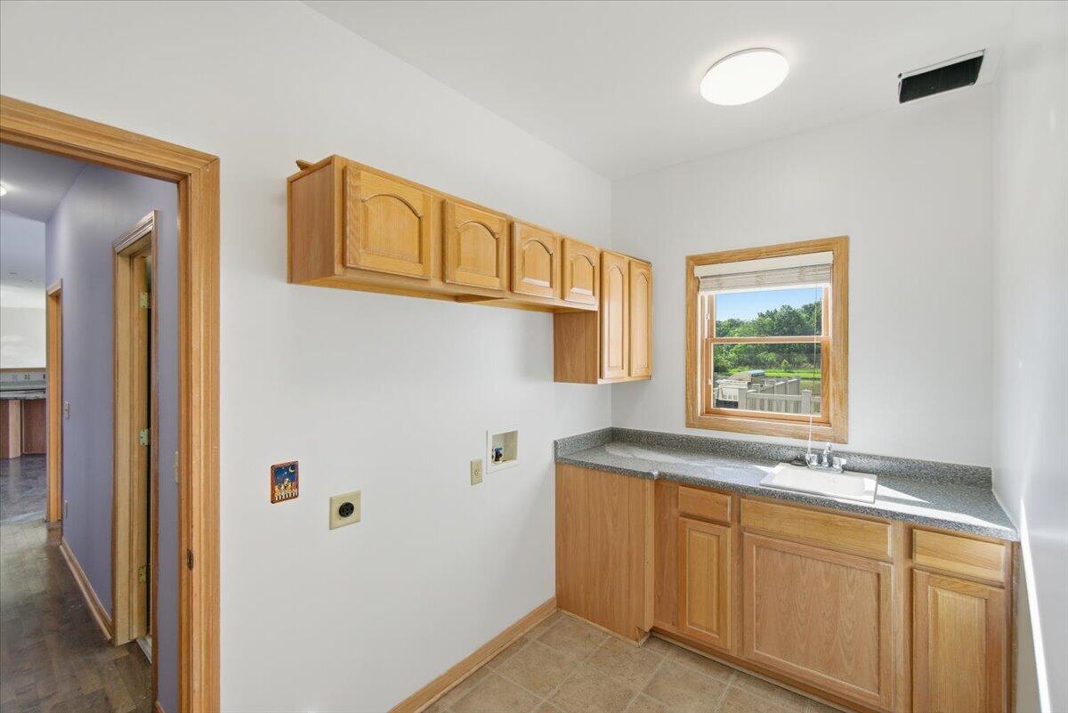 19900 Collins, Milford Center, Ohio 43045