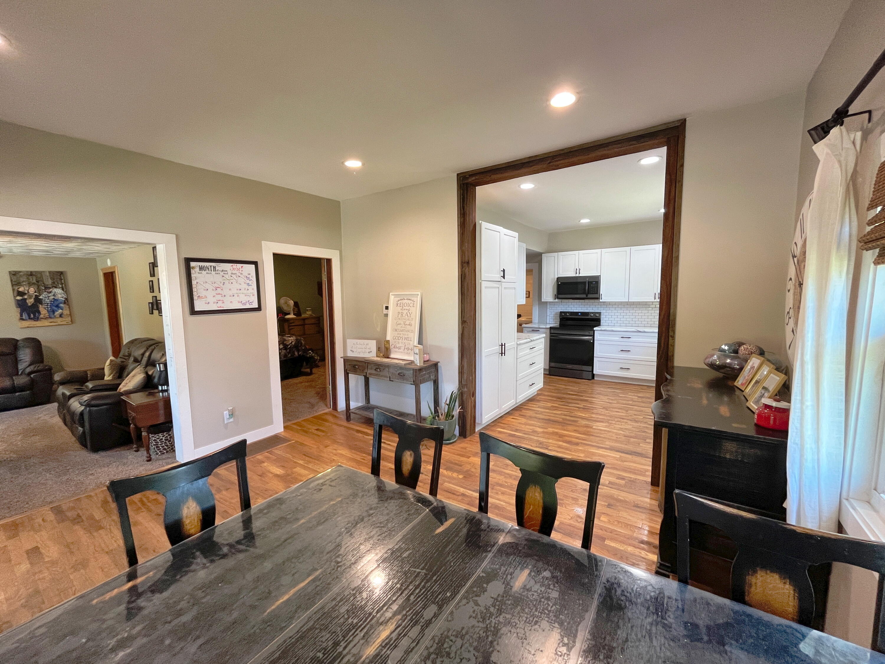 200 Ohio, New Hampshire, Ohio 45870