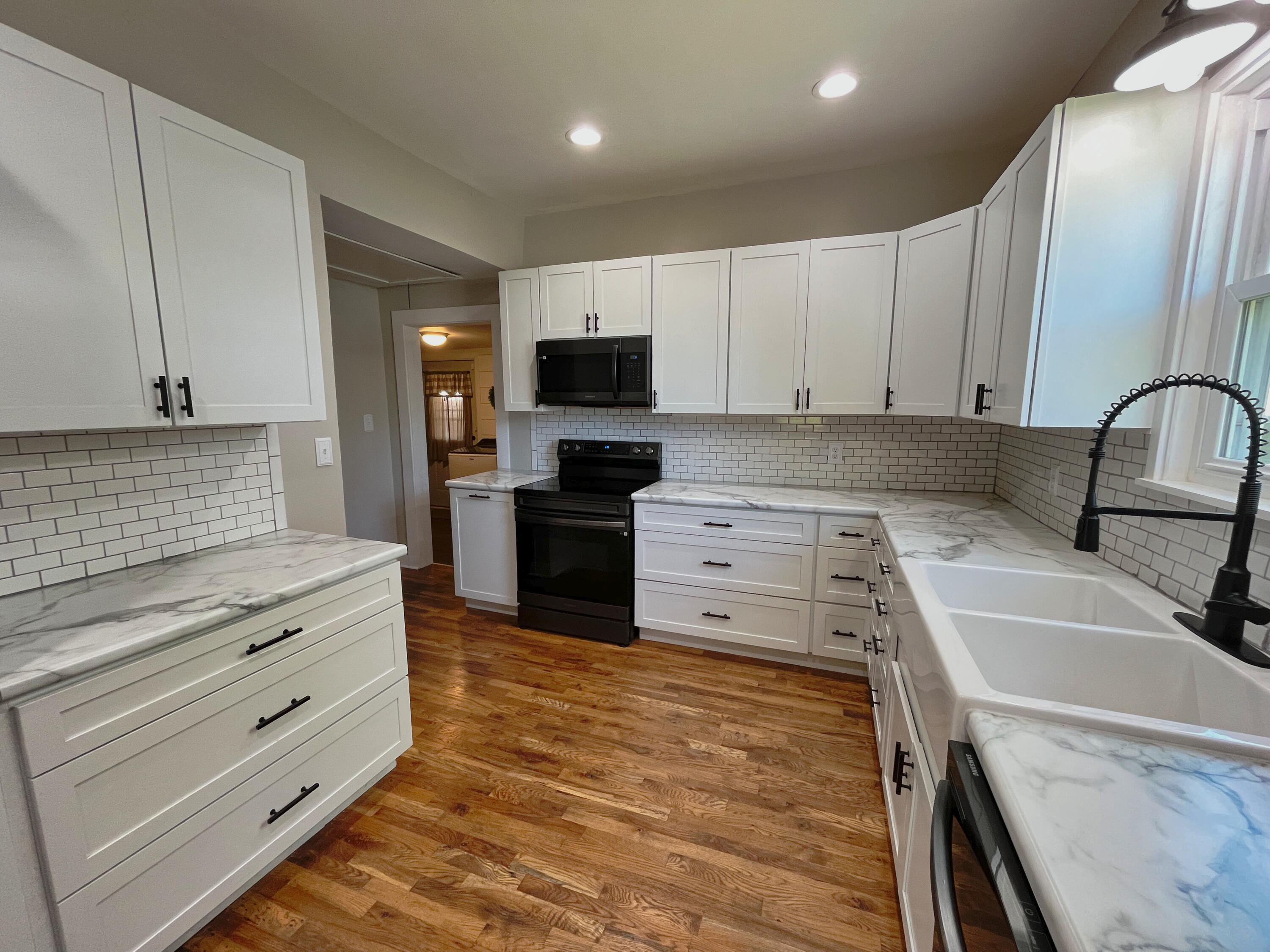 200 Ohio, New Hampshire, Ohio 45870