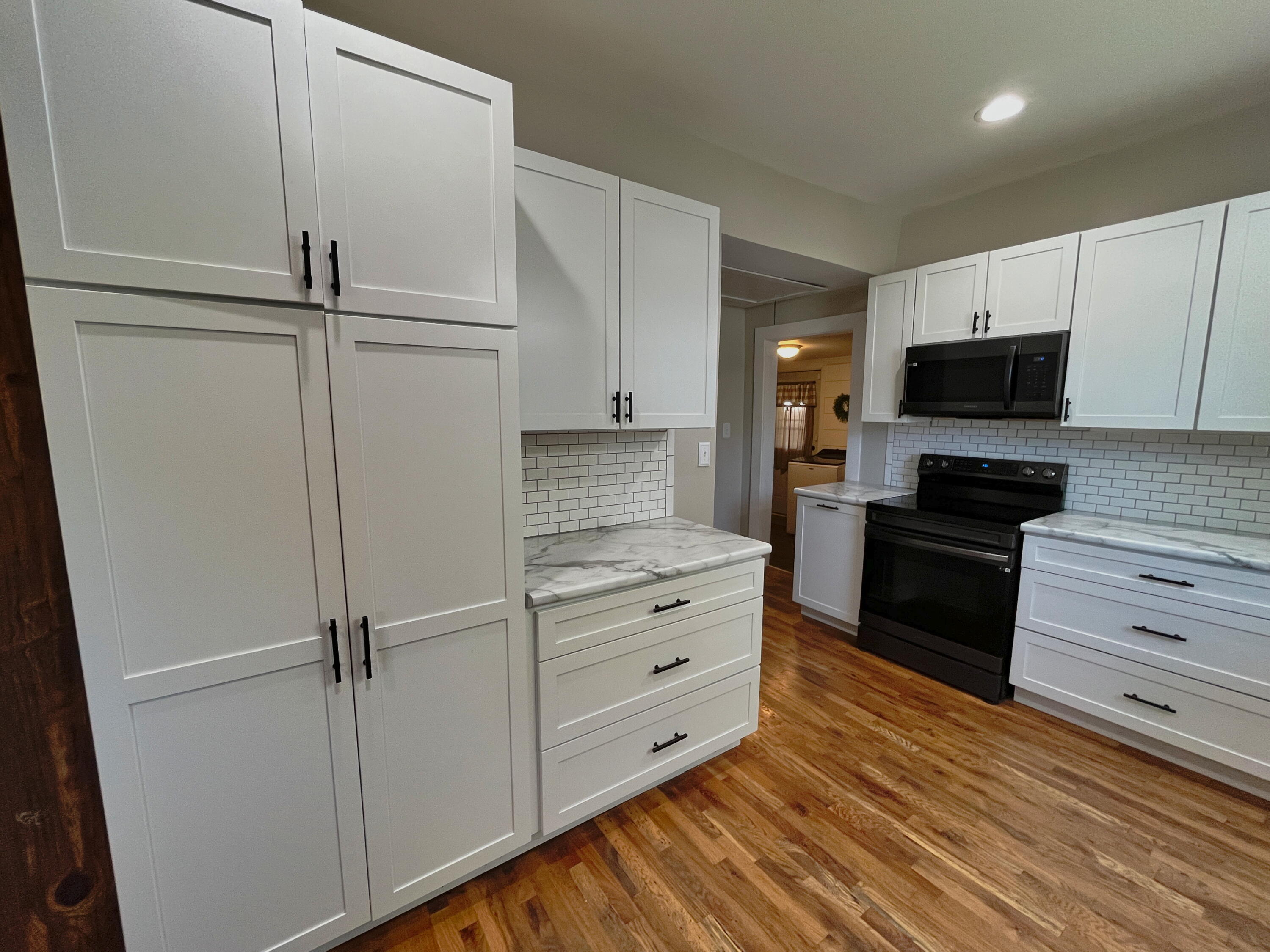 200 Ohio, New Hampshire, Ohio 45870