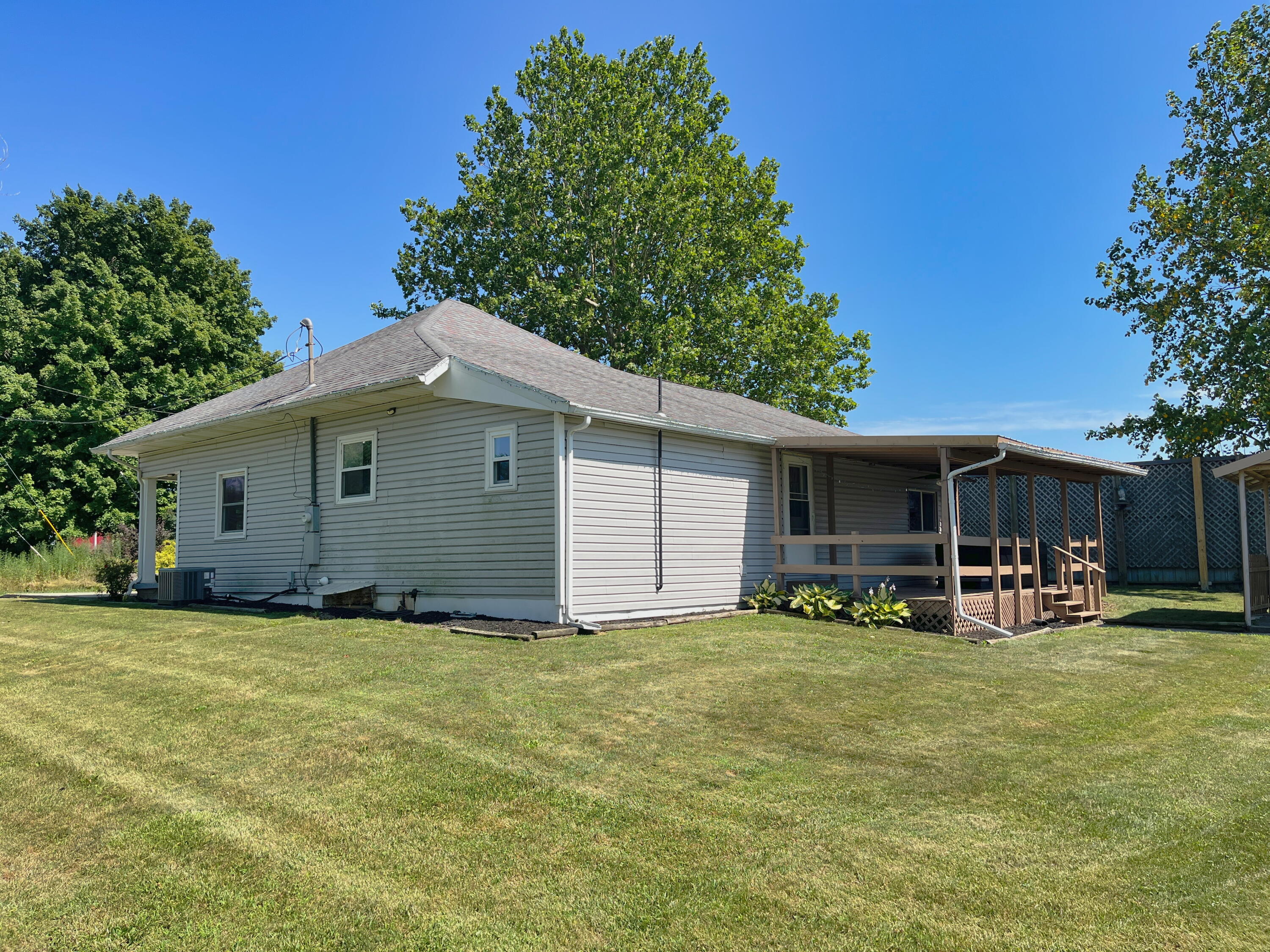 200 Ohio, New Hampshire, Ohio 45870