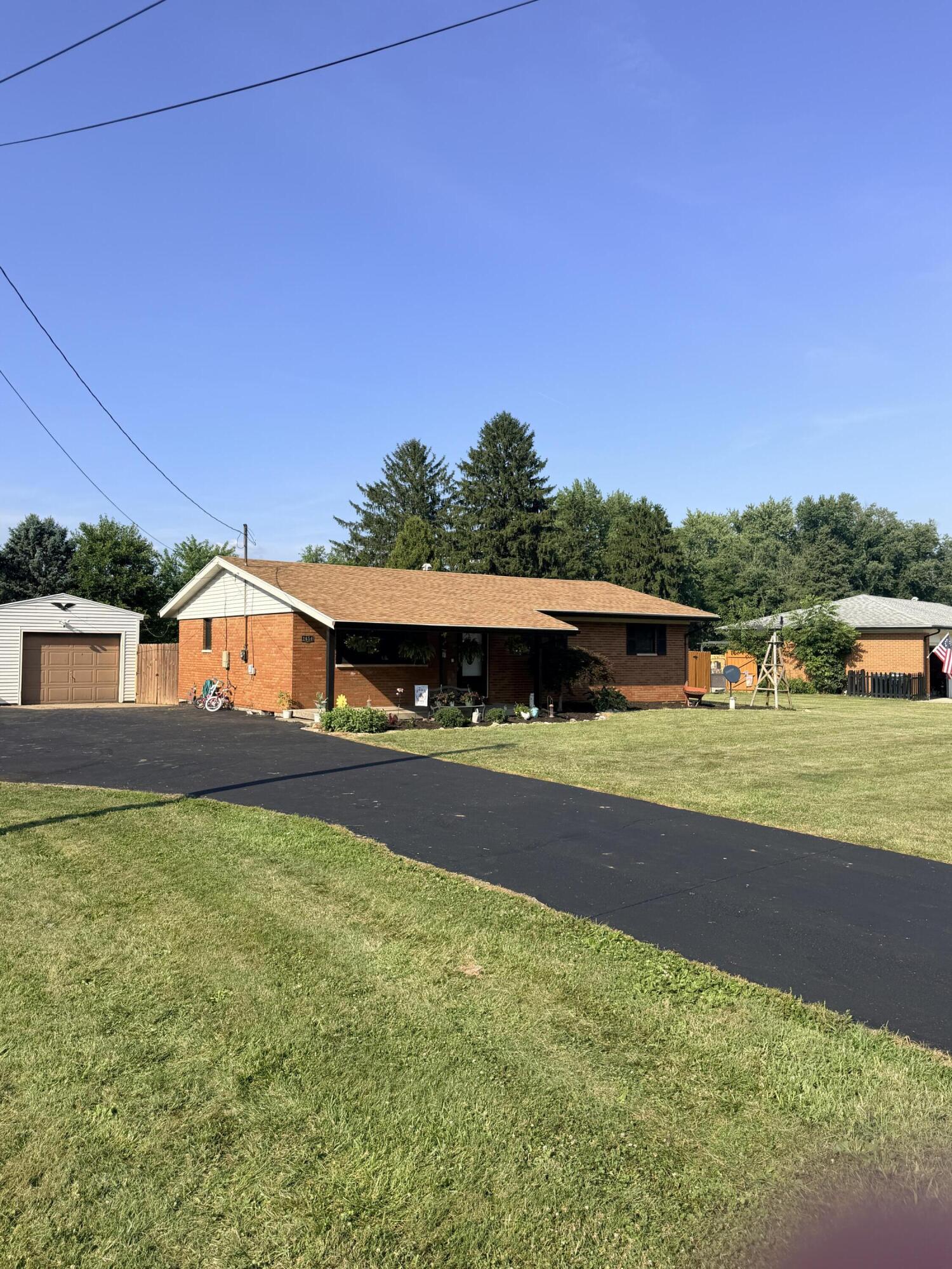 2654 Danbury, Springfield, Ohio 45505