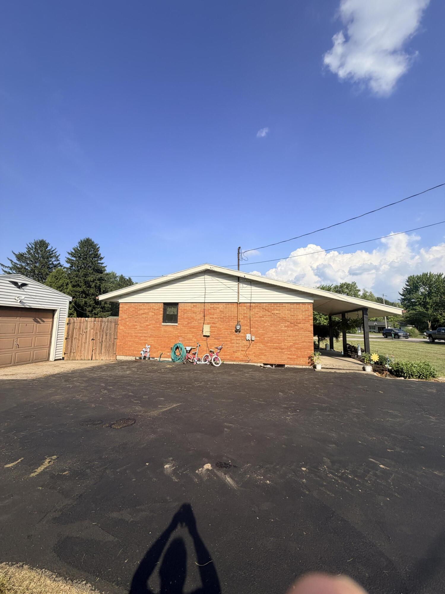 2654 Danbury, Springfield, Ohio 45505