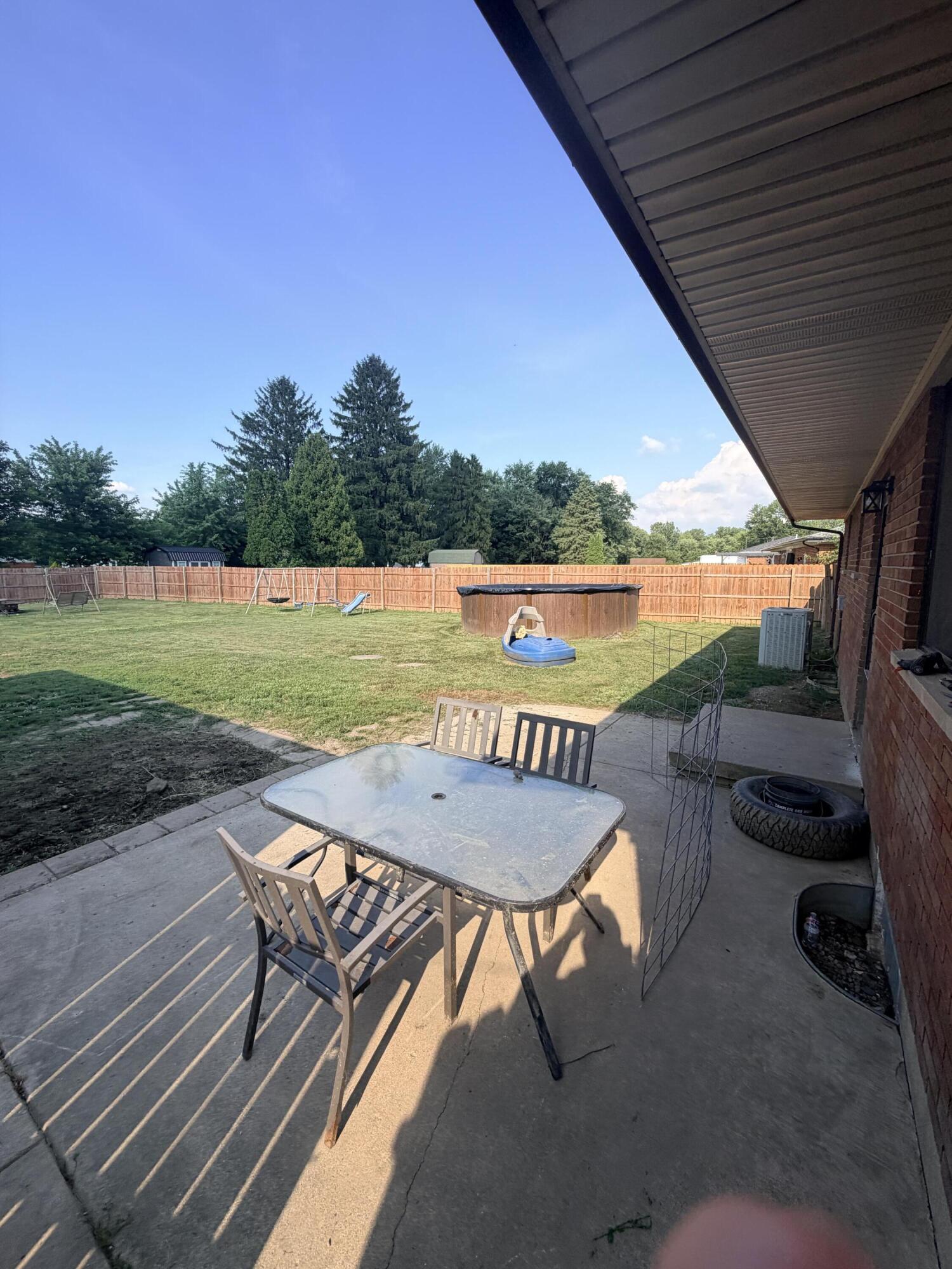 2654 Danbury, Springfield, Ohio 45505