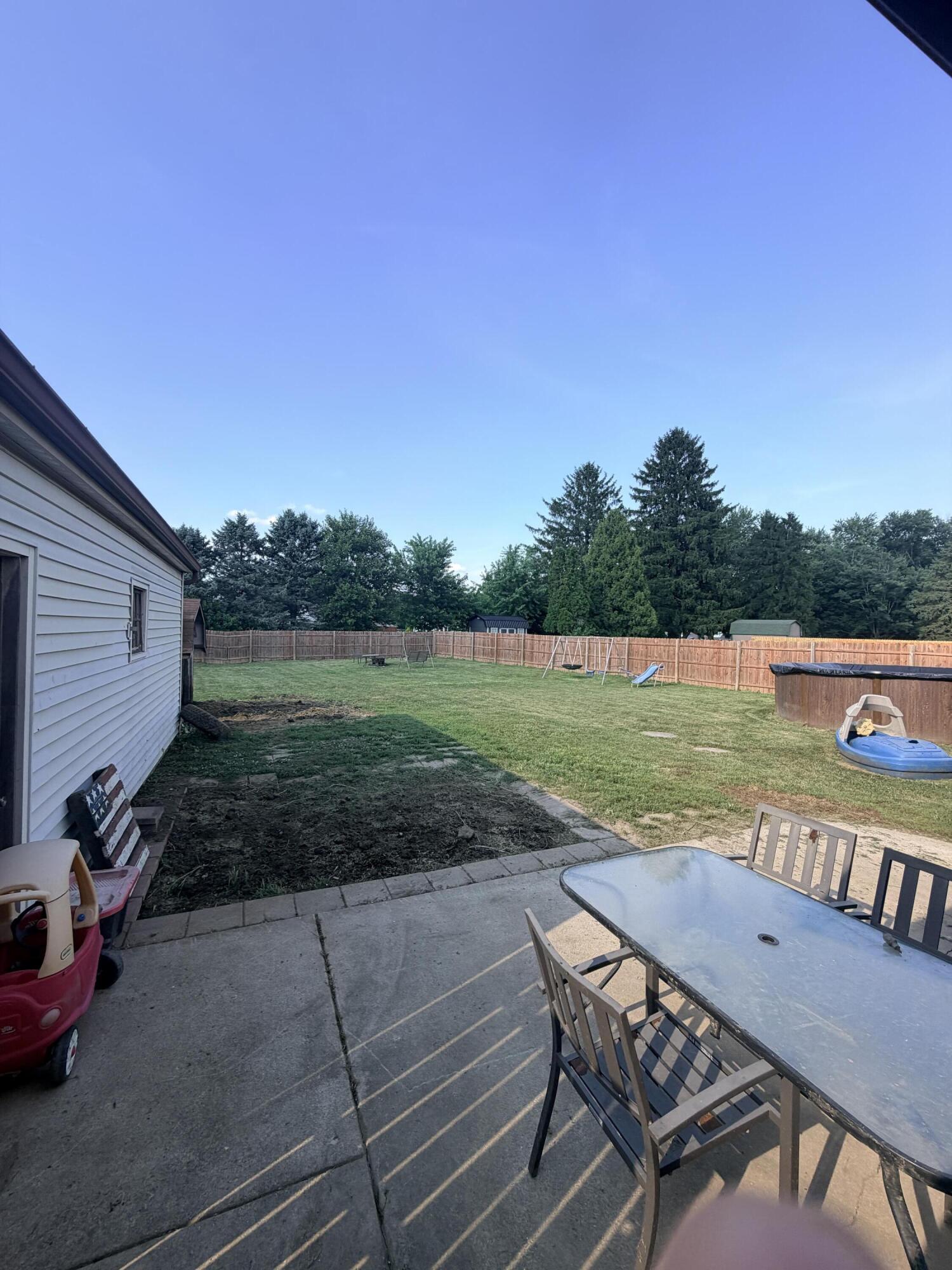 2654 Danbury, Springfield, Ohio 45505