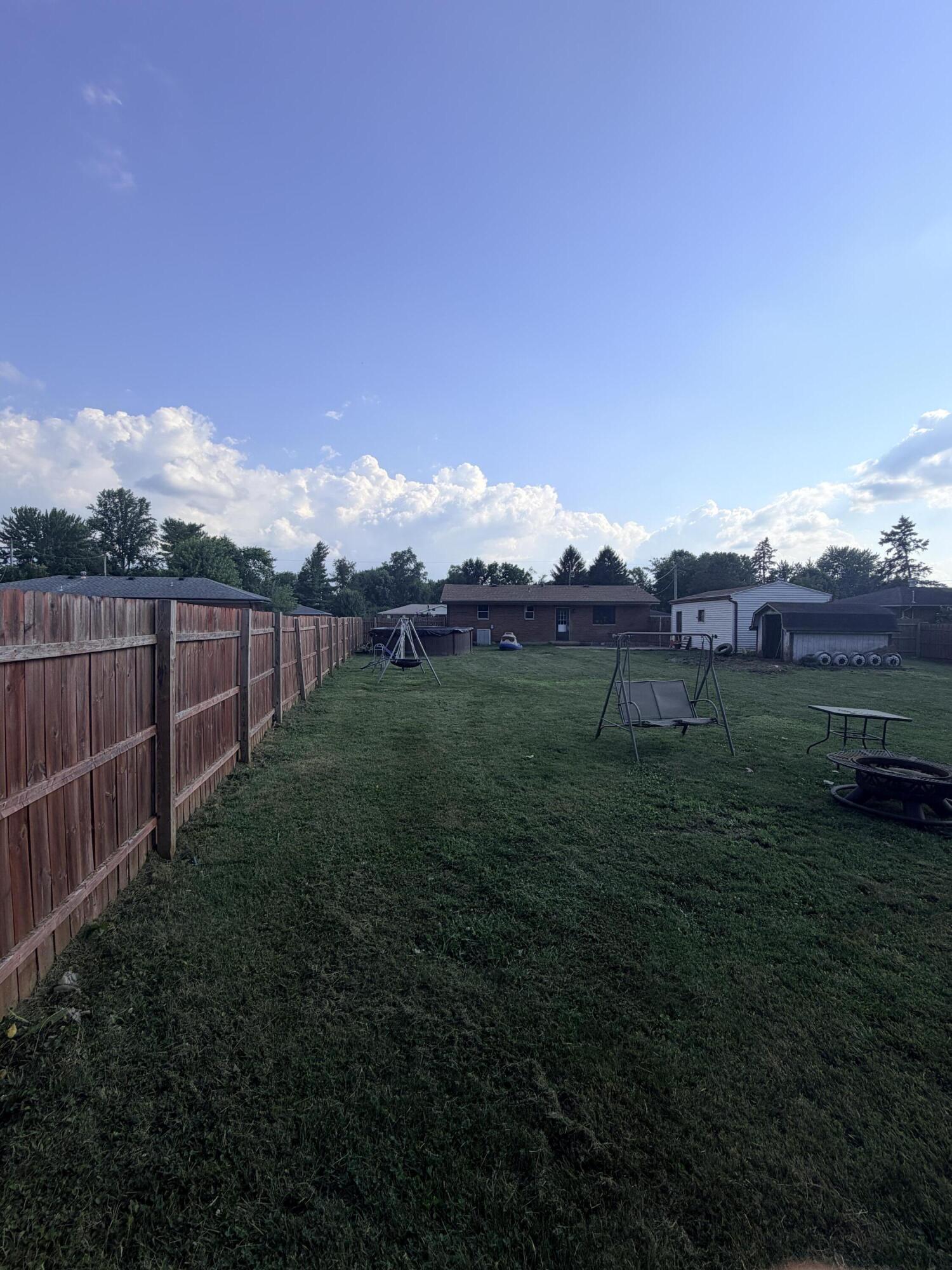 2654 Danbury, Springfield, Ohio 45505