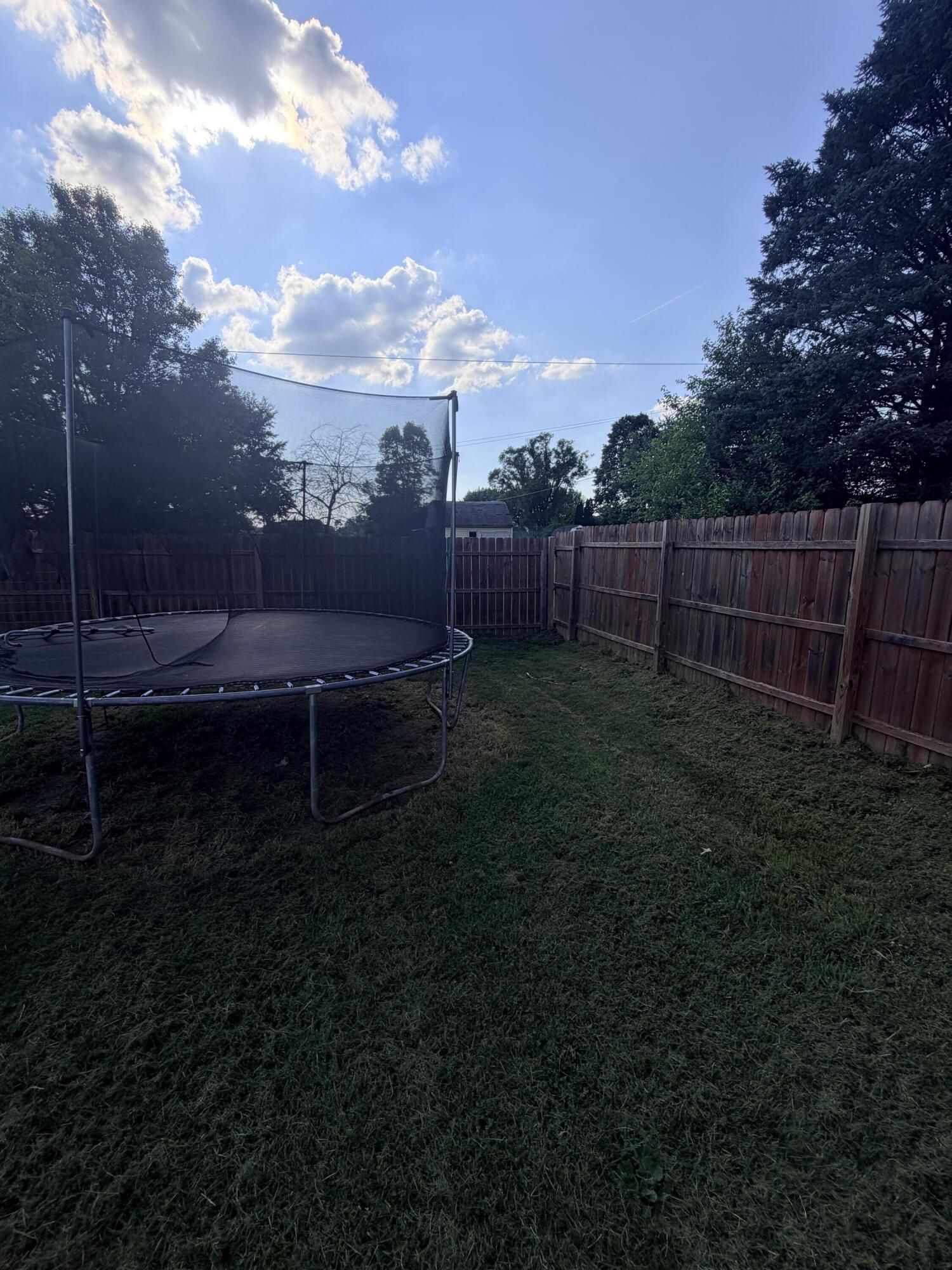 2654 Danbury, Springfield, Ohio 45505