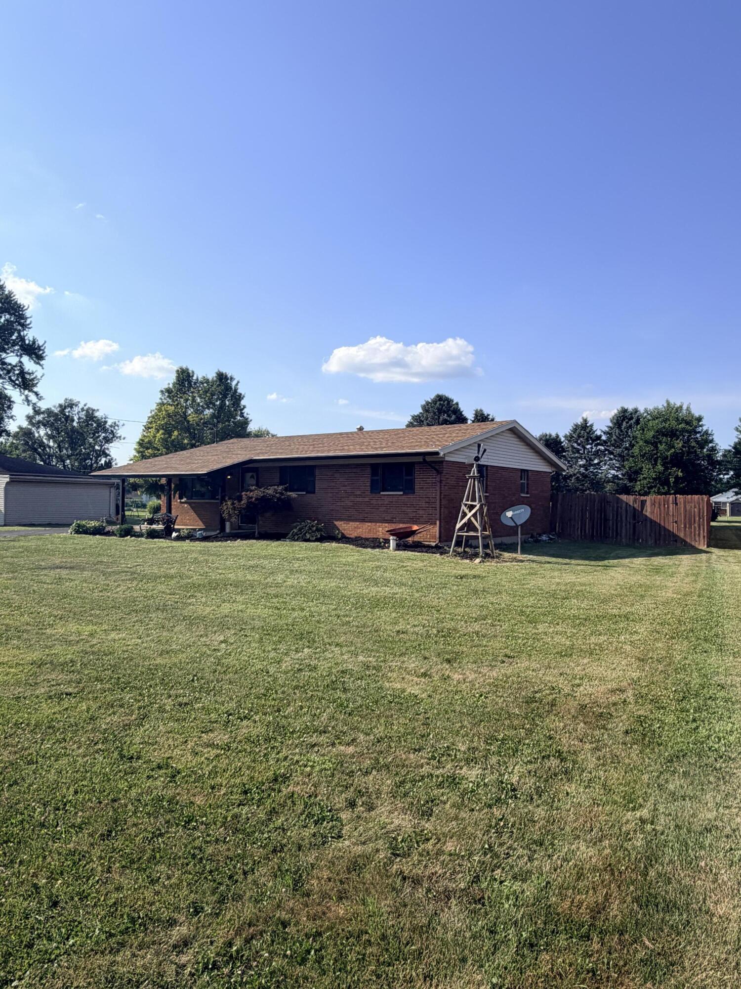 2654 Danbury, Springfield, Ohio 45505