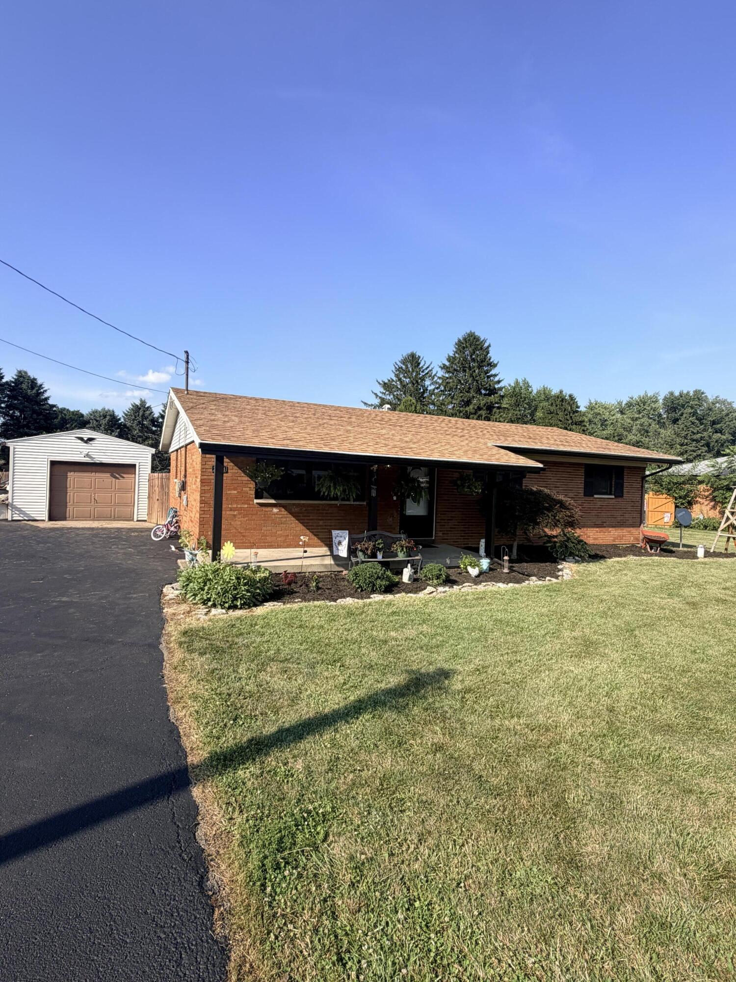 2654 Danbury, Springfield, Ohio 45505