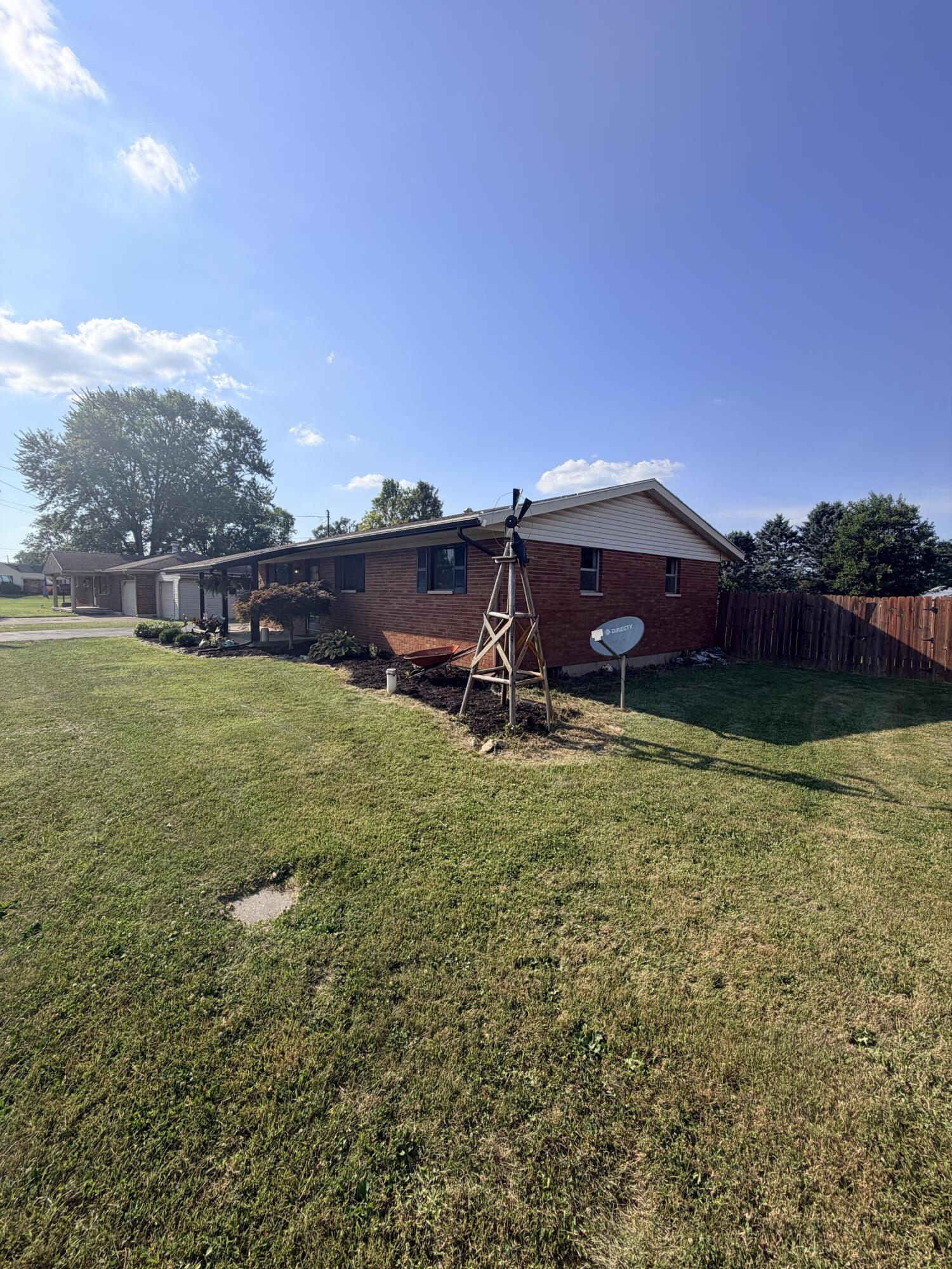 2654 Danbury, Springfield, Ohio 45505