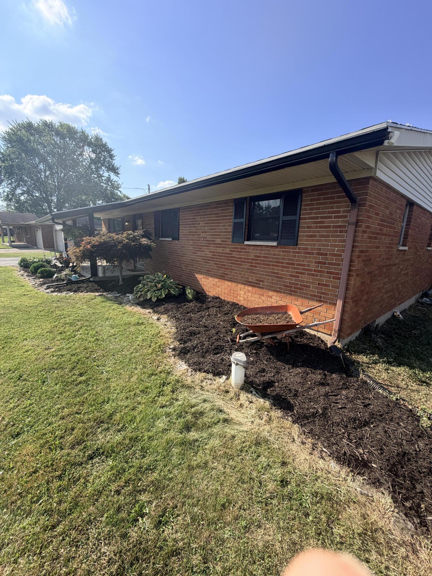 2654 Danbury, Springfield, Ohio 45505