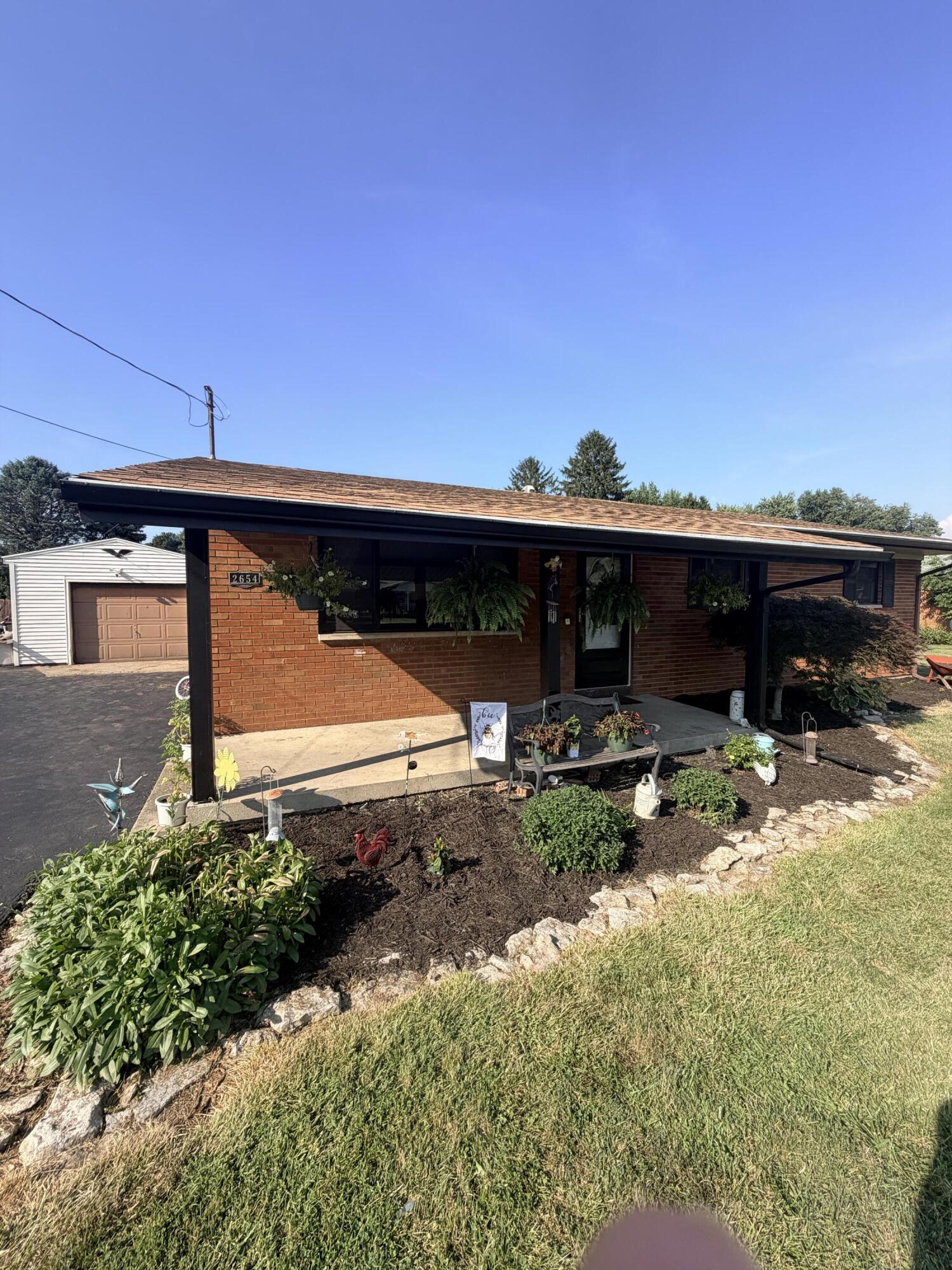 2654 Danbury, Springfield, Ohio 45505