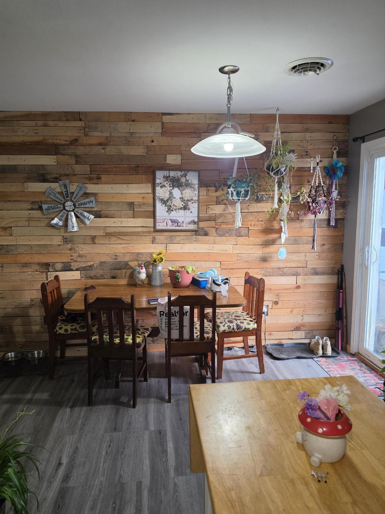 404 Pinewood, Piqua, Ohio 45356