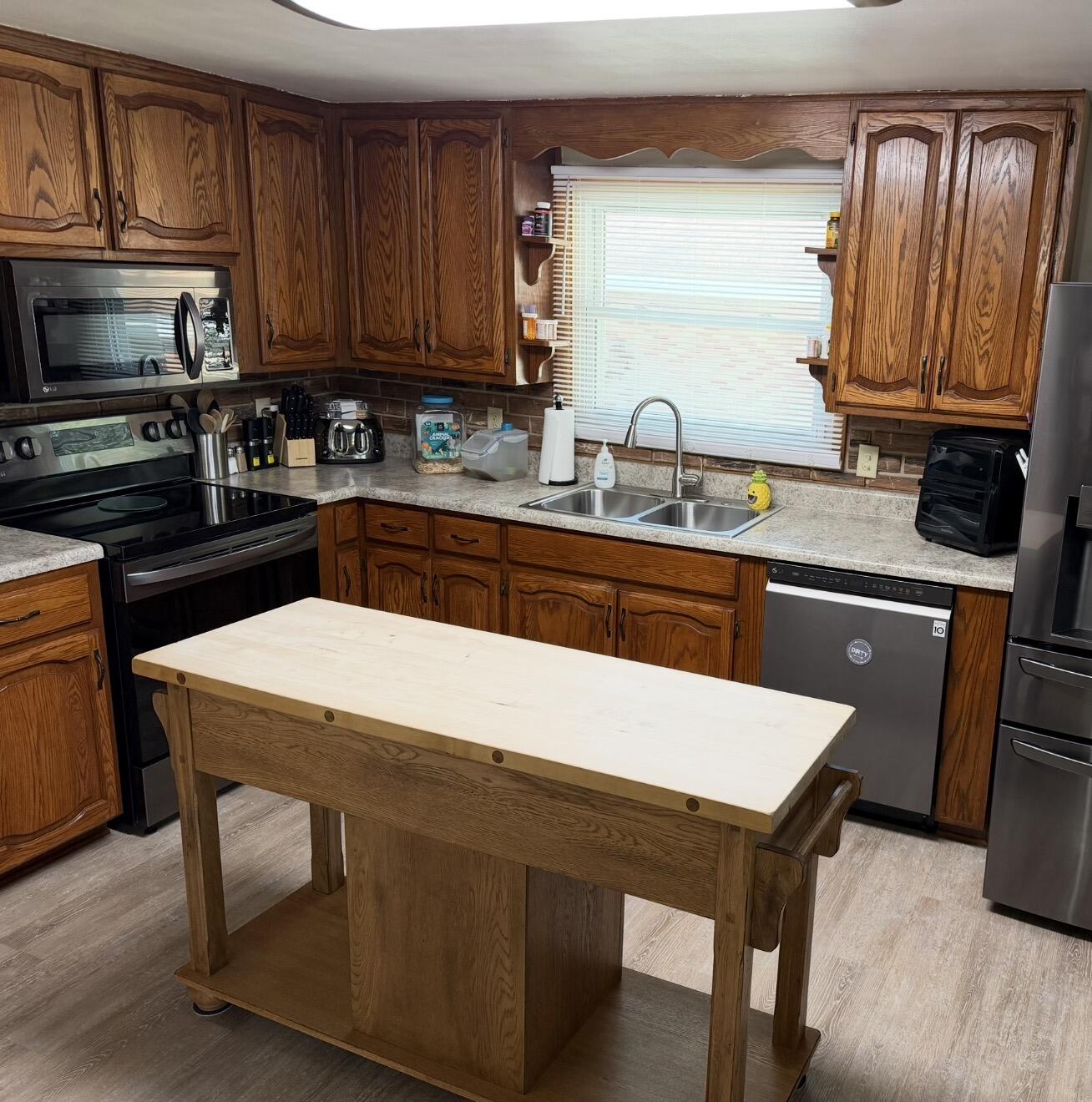 4605 Laredo, Springfield, Ohio 45503