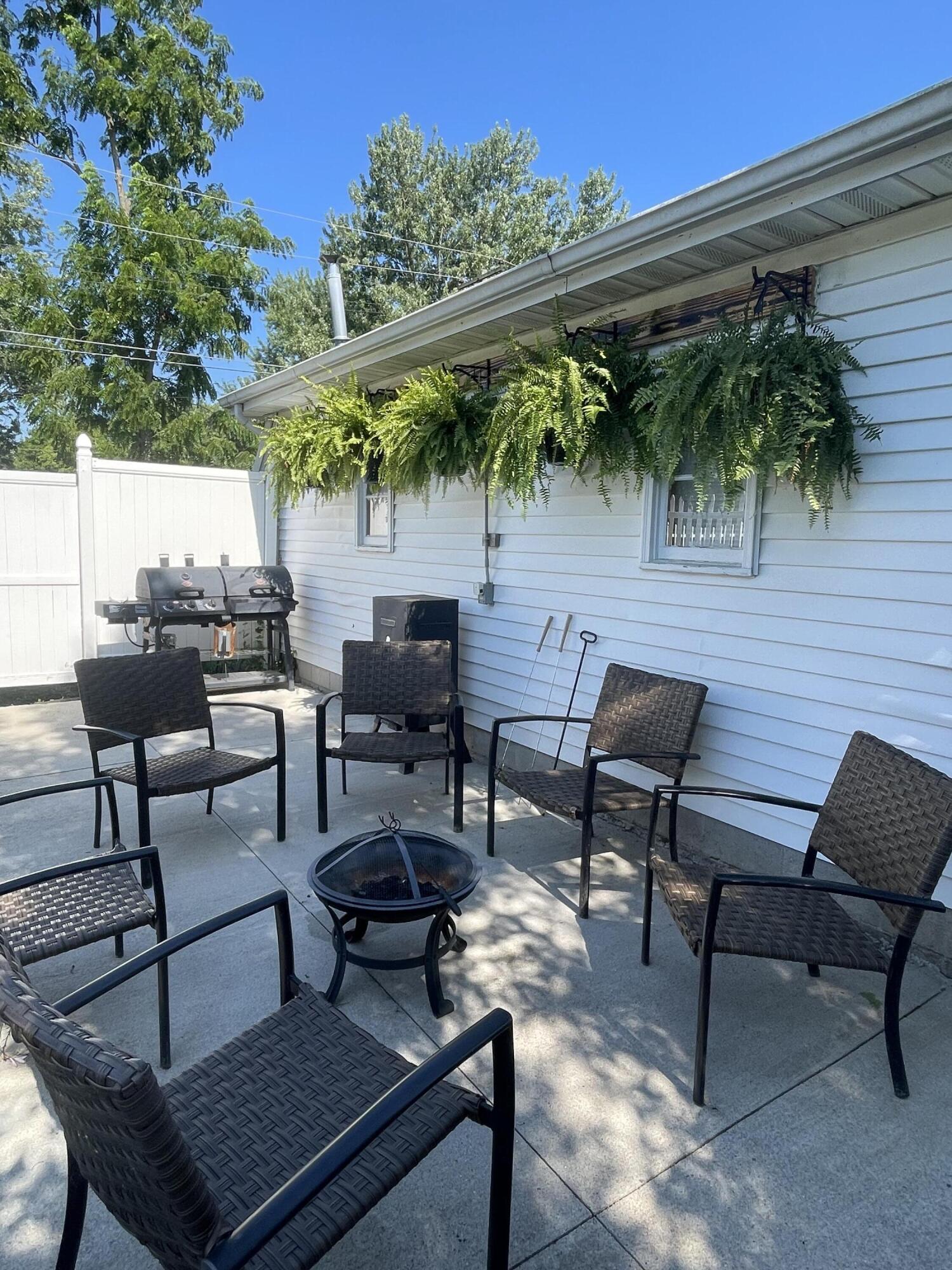 143 Irvington, Bradford, Ohio 45308