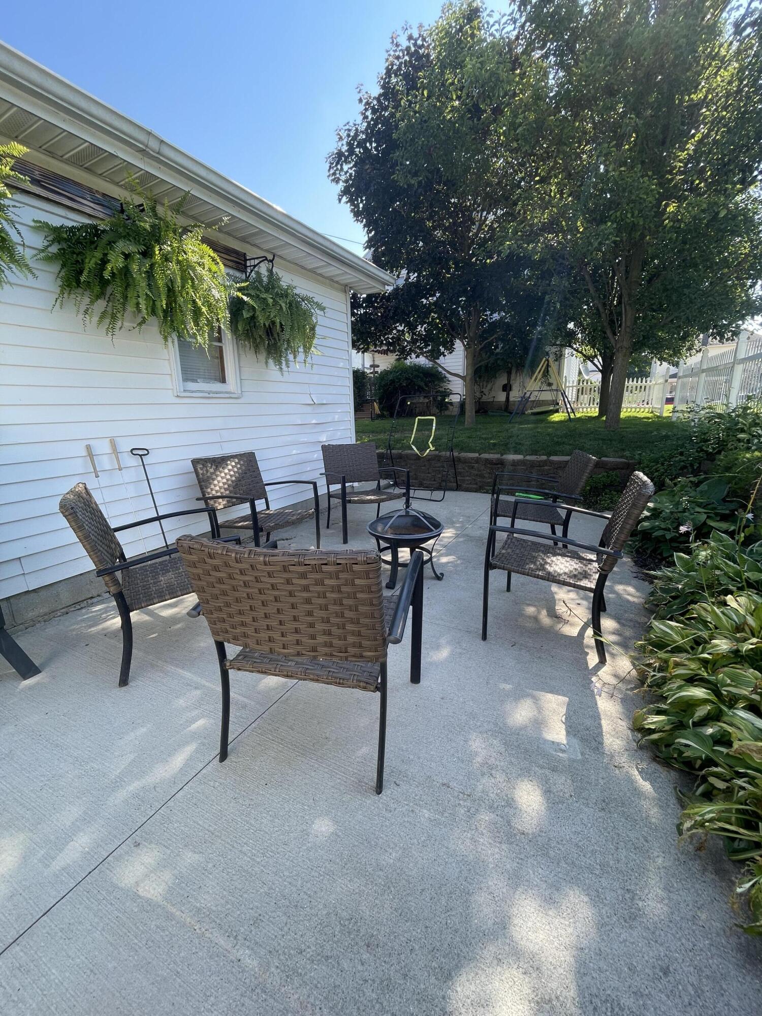 143 Irvington, Bradford, Ohio 45308
