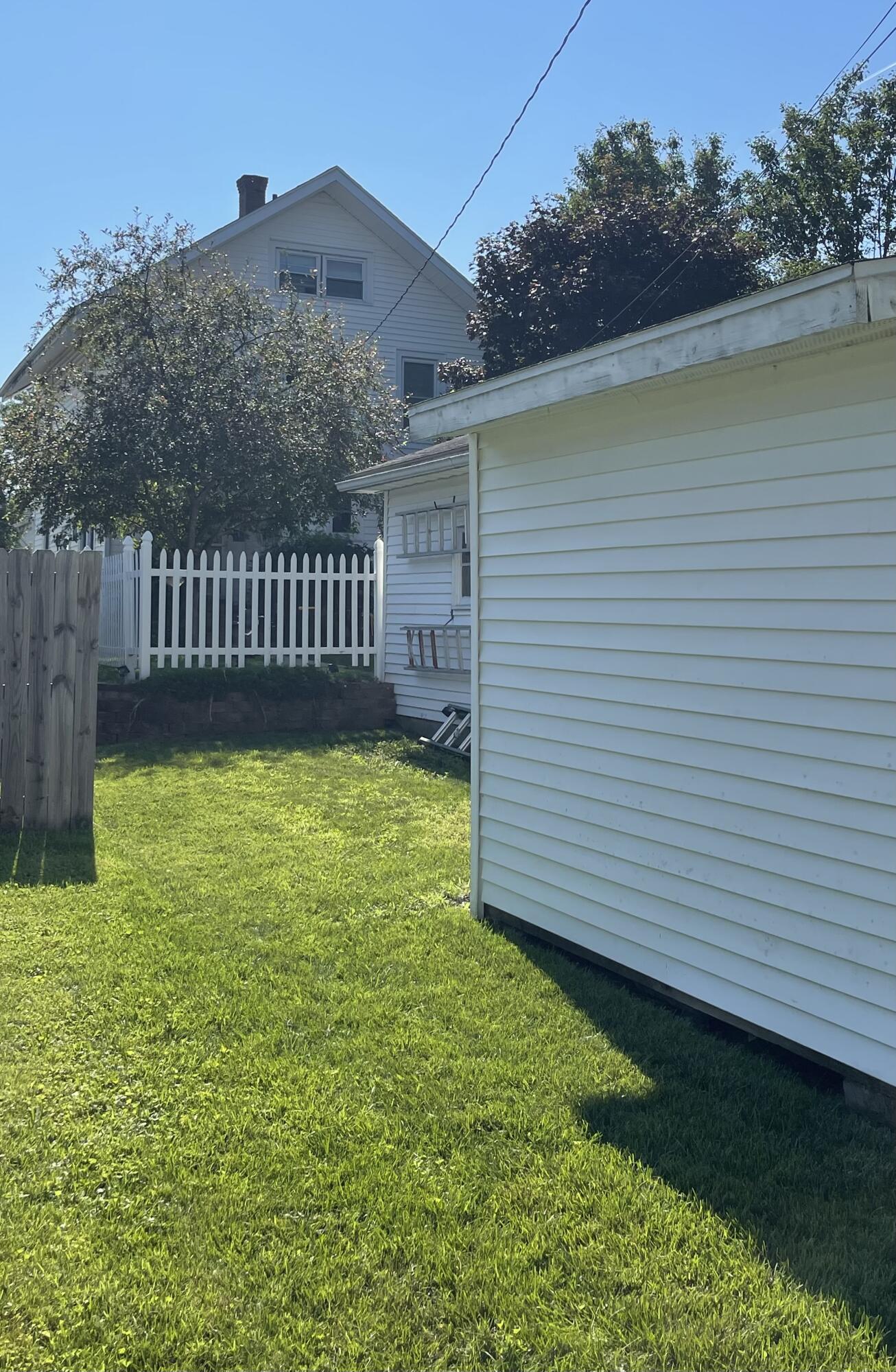 143 Irvington, Bradford, Ohio 45308