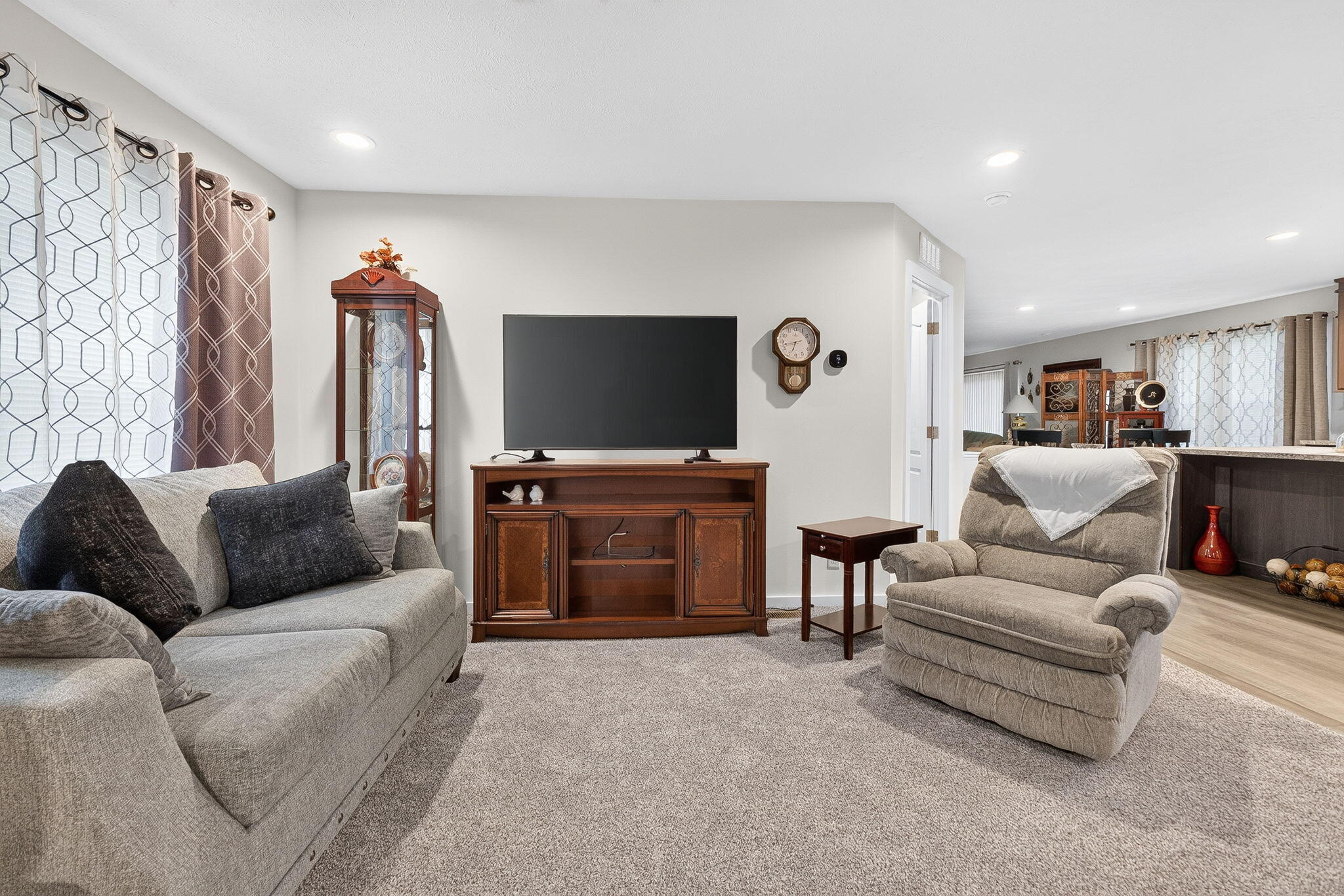 275 Sandusky, Rushsylvania, Ohio 43347
