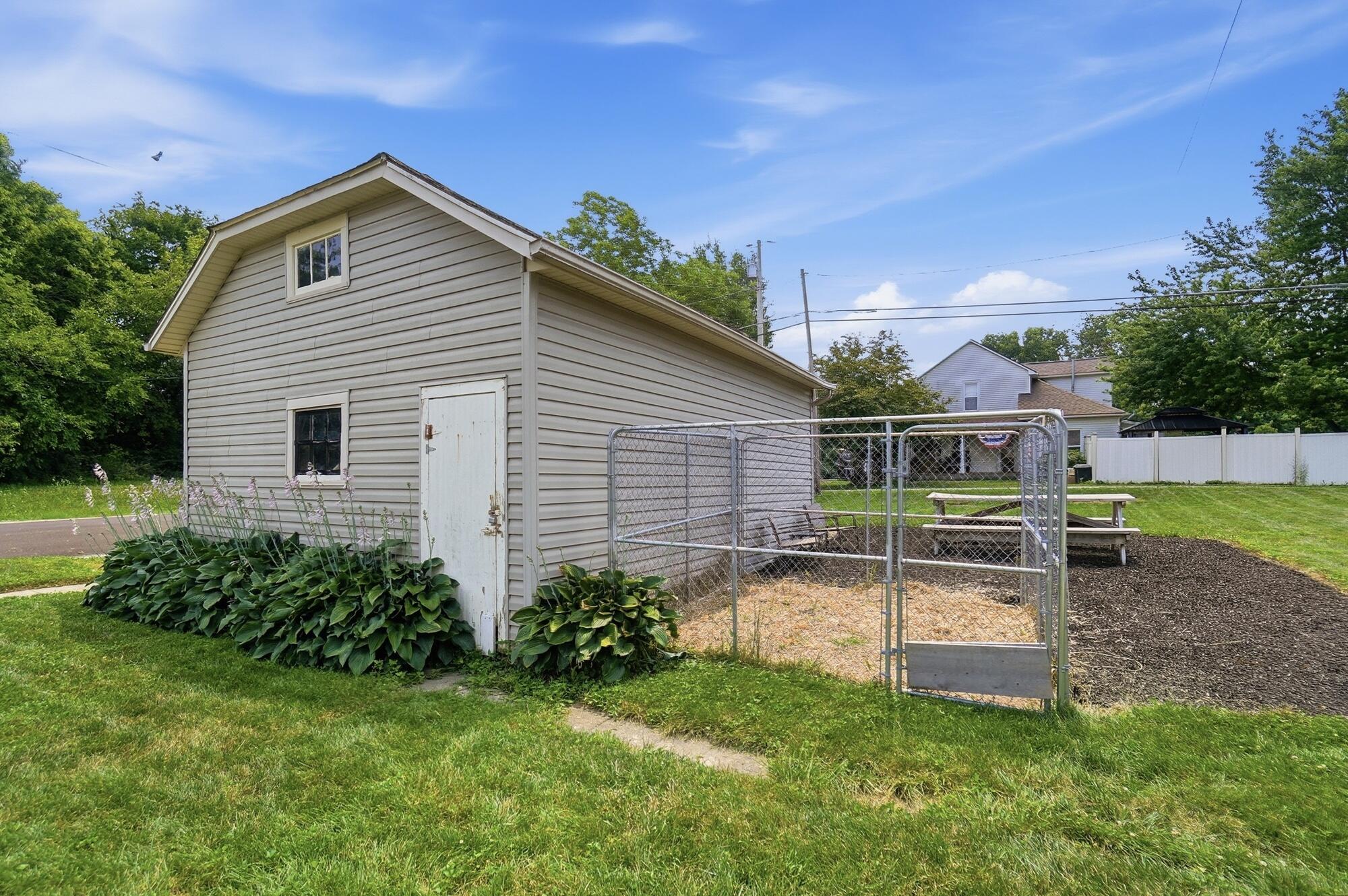 102 Pike, Christiansburg, Ohio 45389