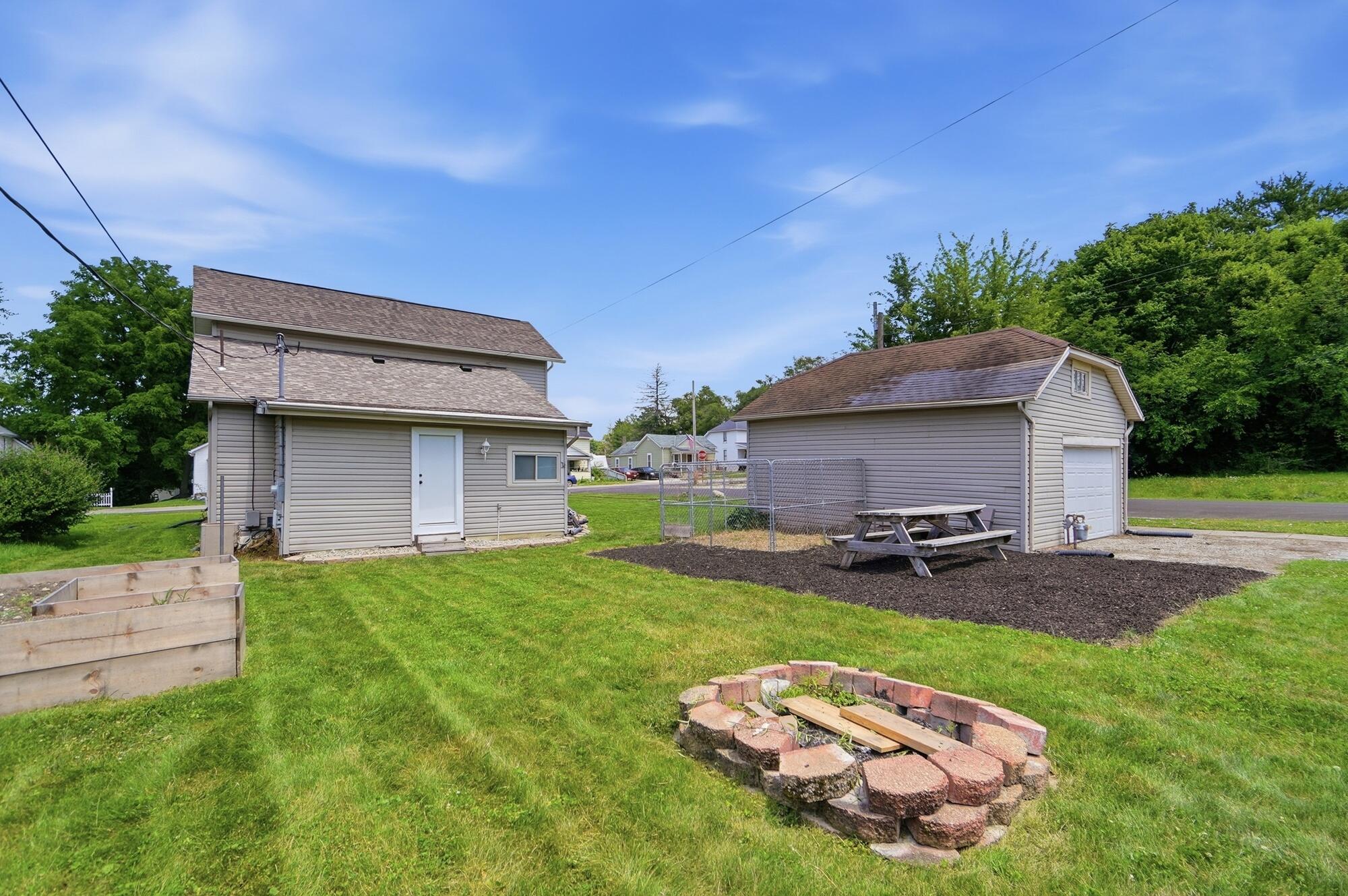 102 Pike, Christiansburg, Ohio 45389