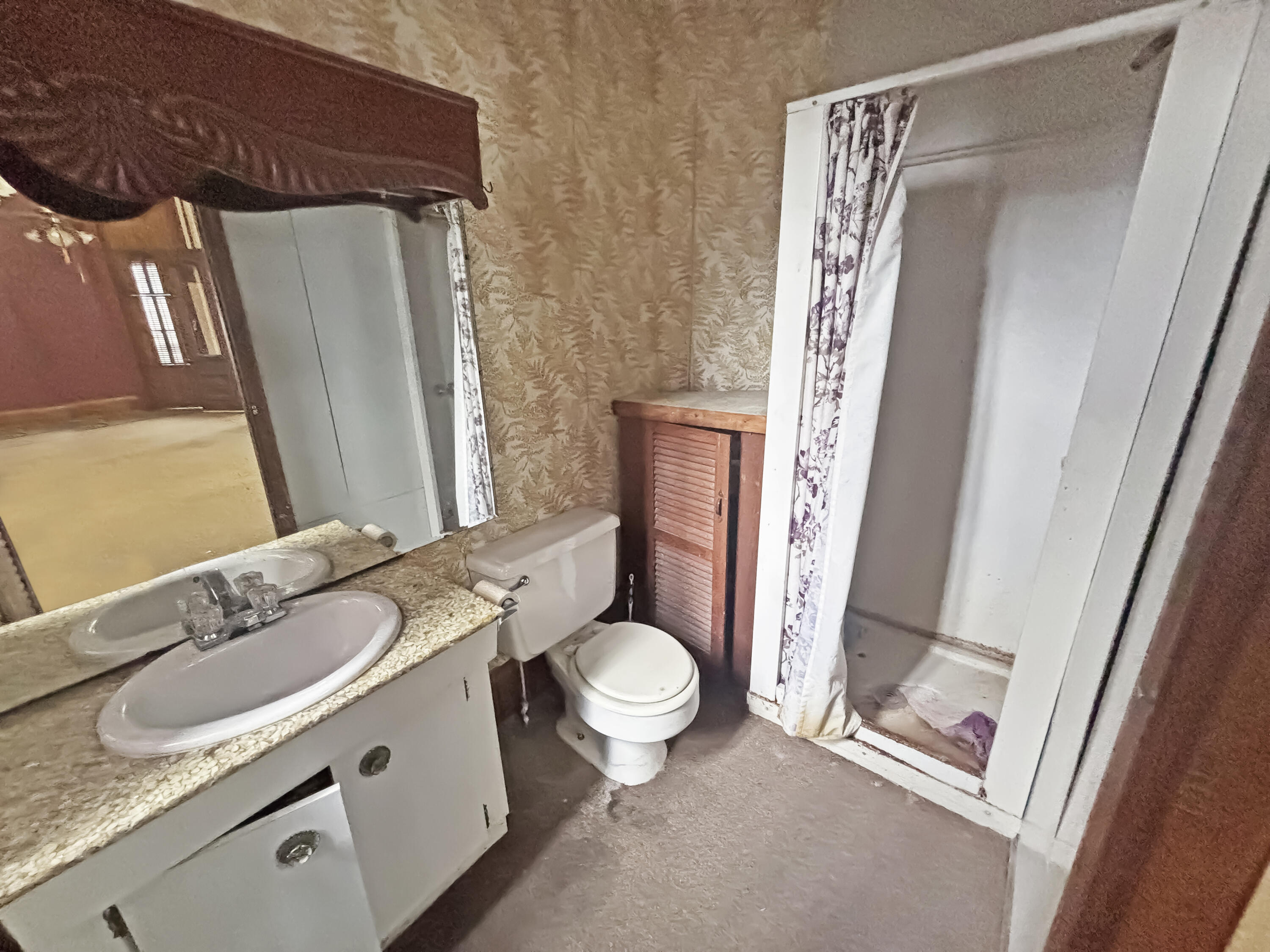 2 MAIN, Arcanum, Ohio 45304