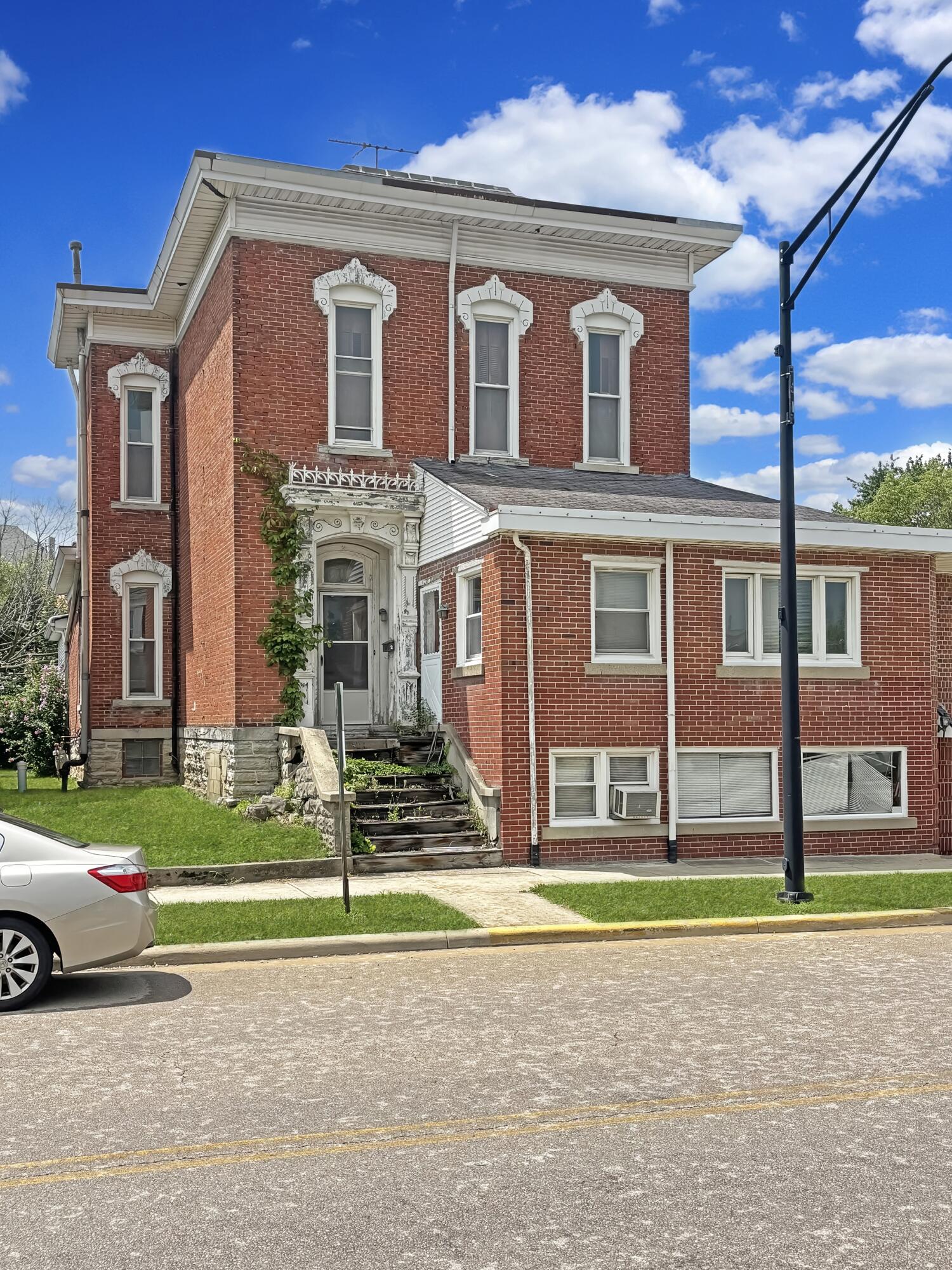 2 MAIN, Arcanum, Ohio 45304