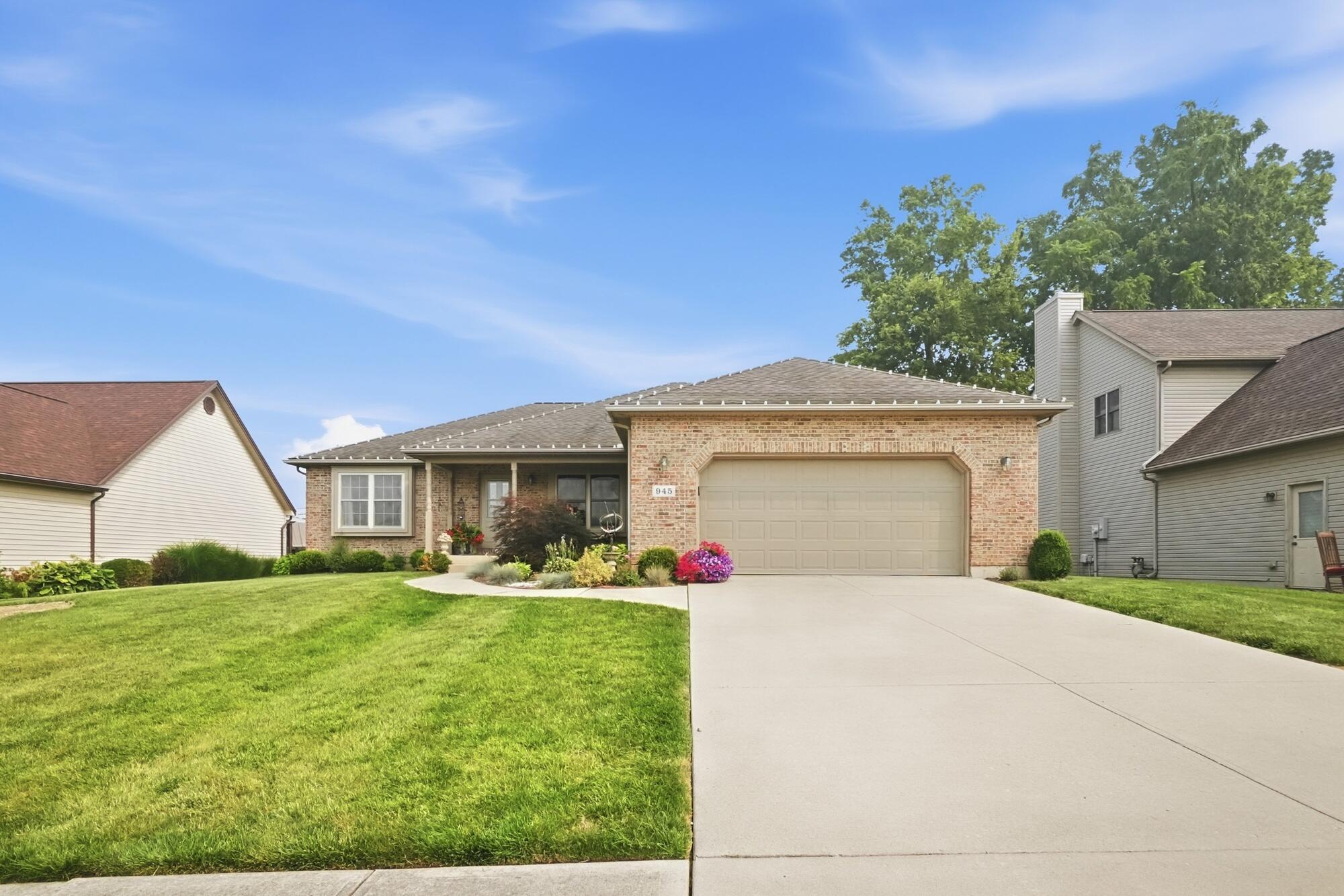 945 Oak Hill, Troy, Ohio 45373