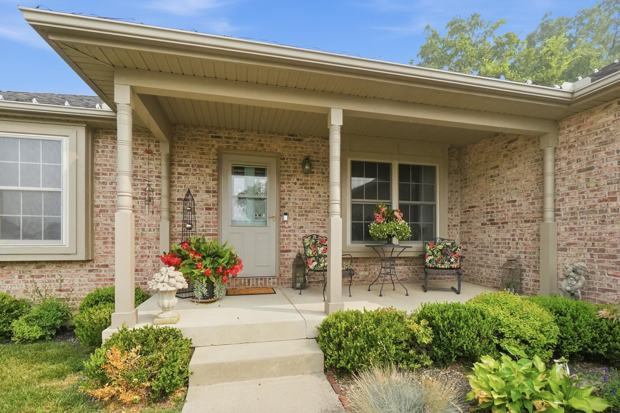 945 Oak Hill, Troy, Ohio 45373