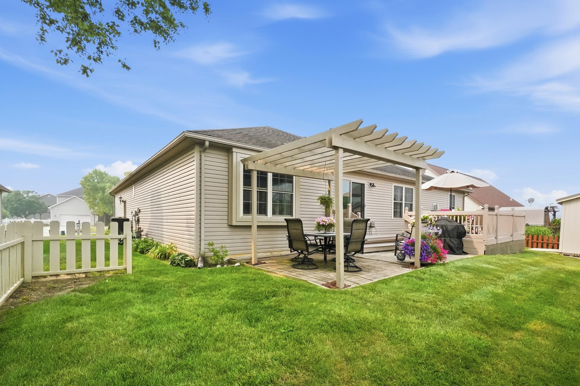 945 Oak Hill, Troy, Ohio 45373