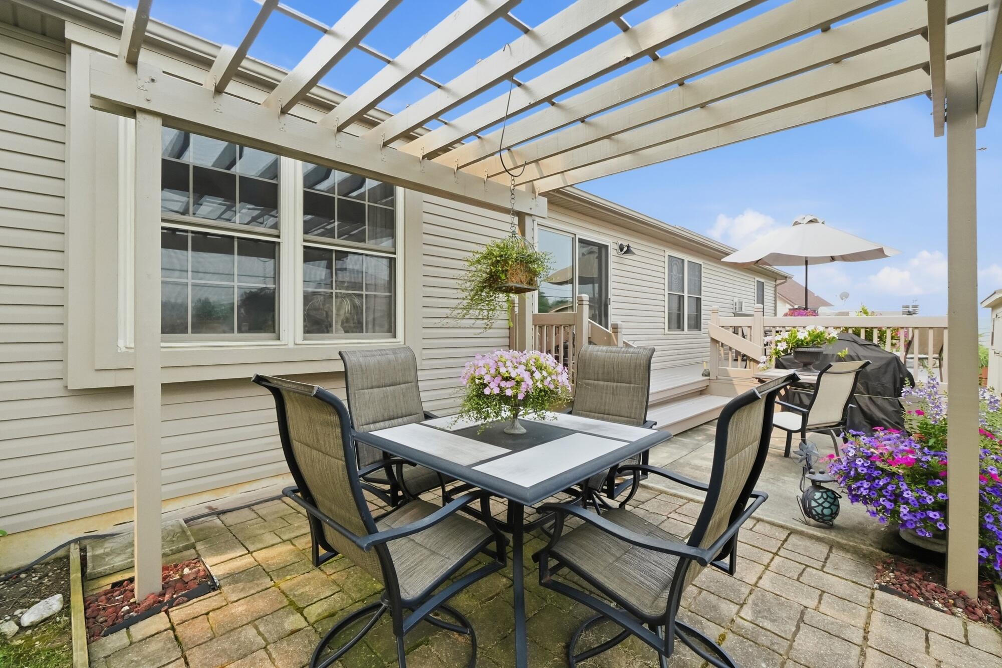 945 Oak Hill, Troy, Ohio 45373
